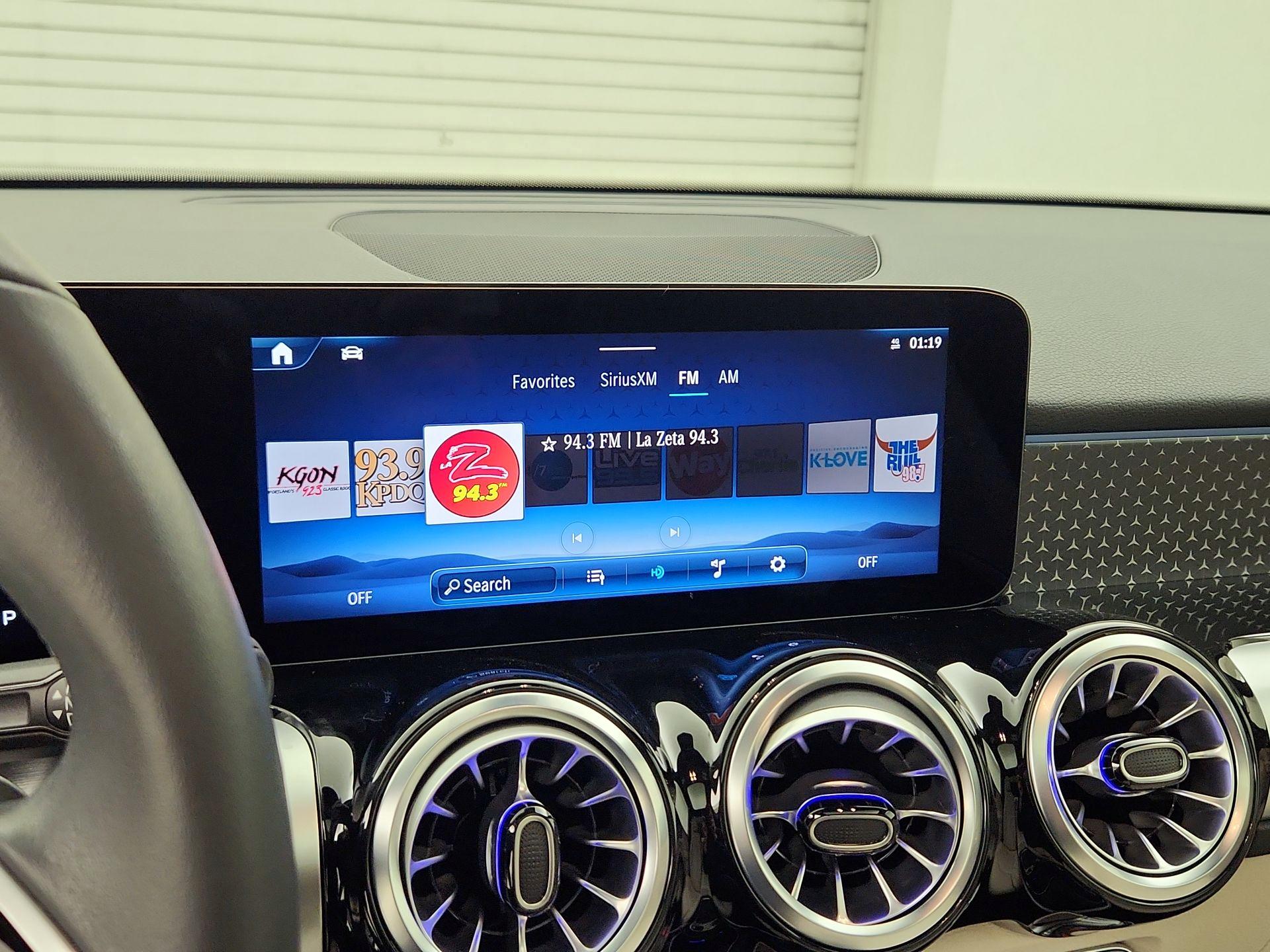 Thumbnail: 2024 Mercedes-Benz GLB - 16