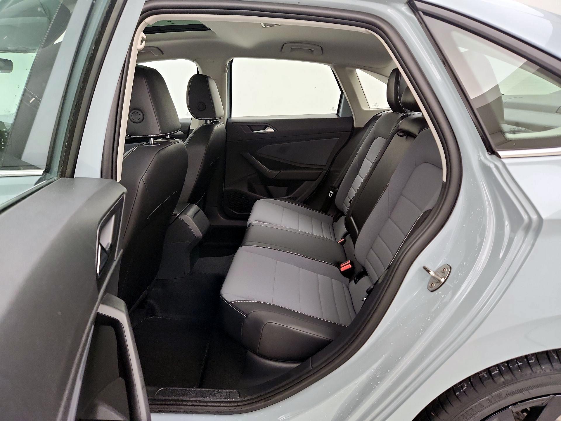 Thumbnail: 2025 Volkswagen Jetta - 20