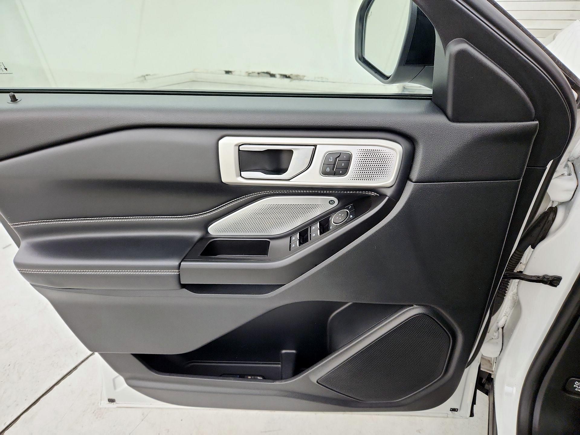 Thumbnail: 2020 Ford Explorer - 12