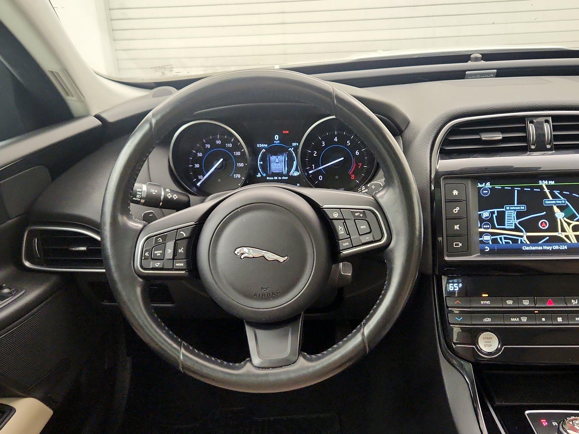 Thumbnail: 2017 Jaguar XE - 10