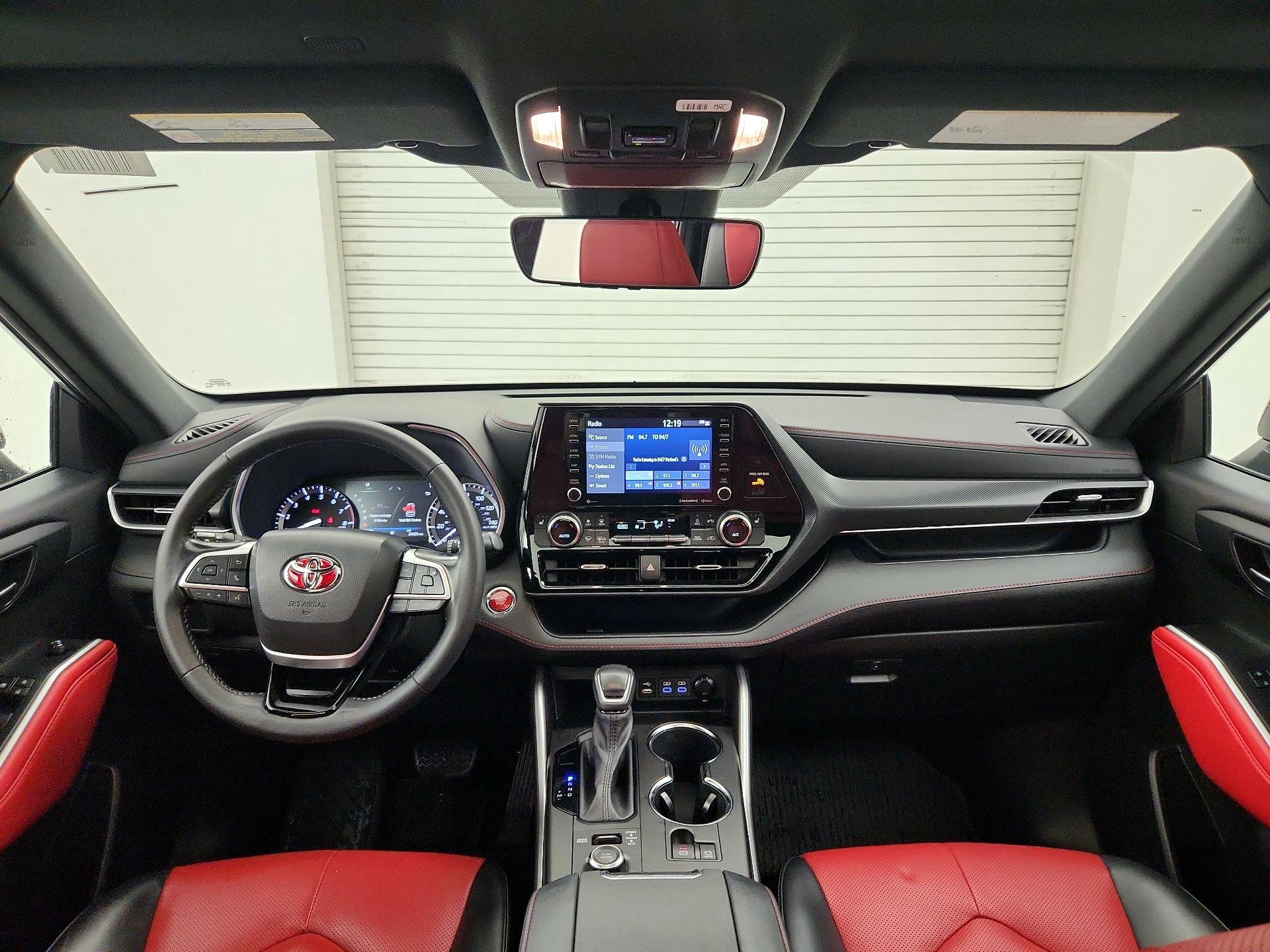 Thumbnail: 2022 Toyota Highlander - 9