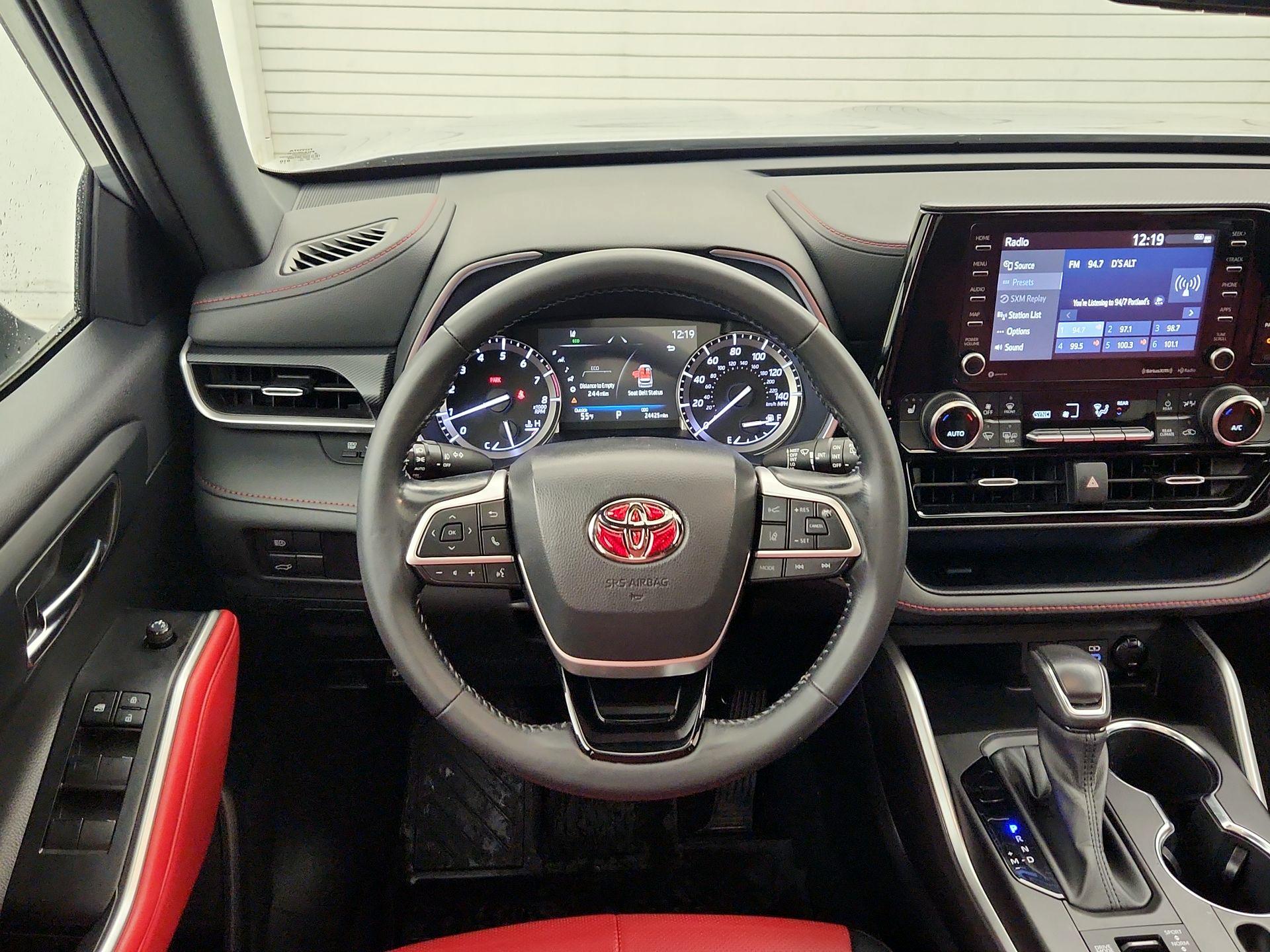 Thumbnail: 2022 Toyota Highlander - 10