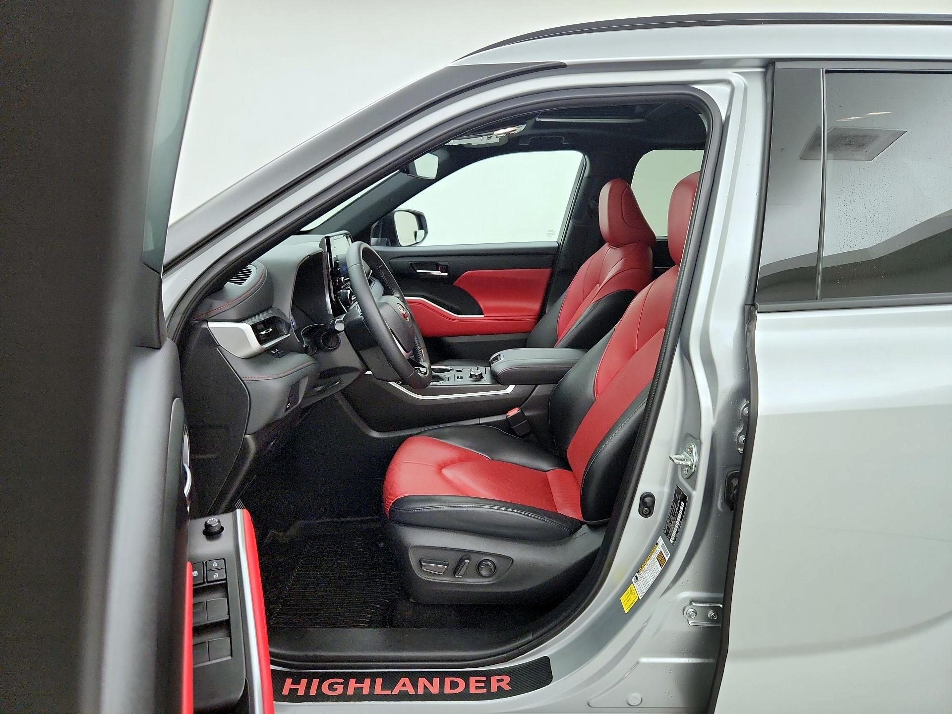 Thumbnail: 2022 Toyota Highlander - 11