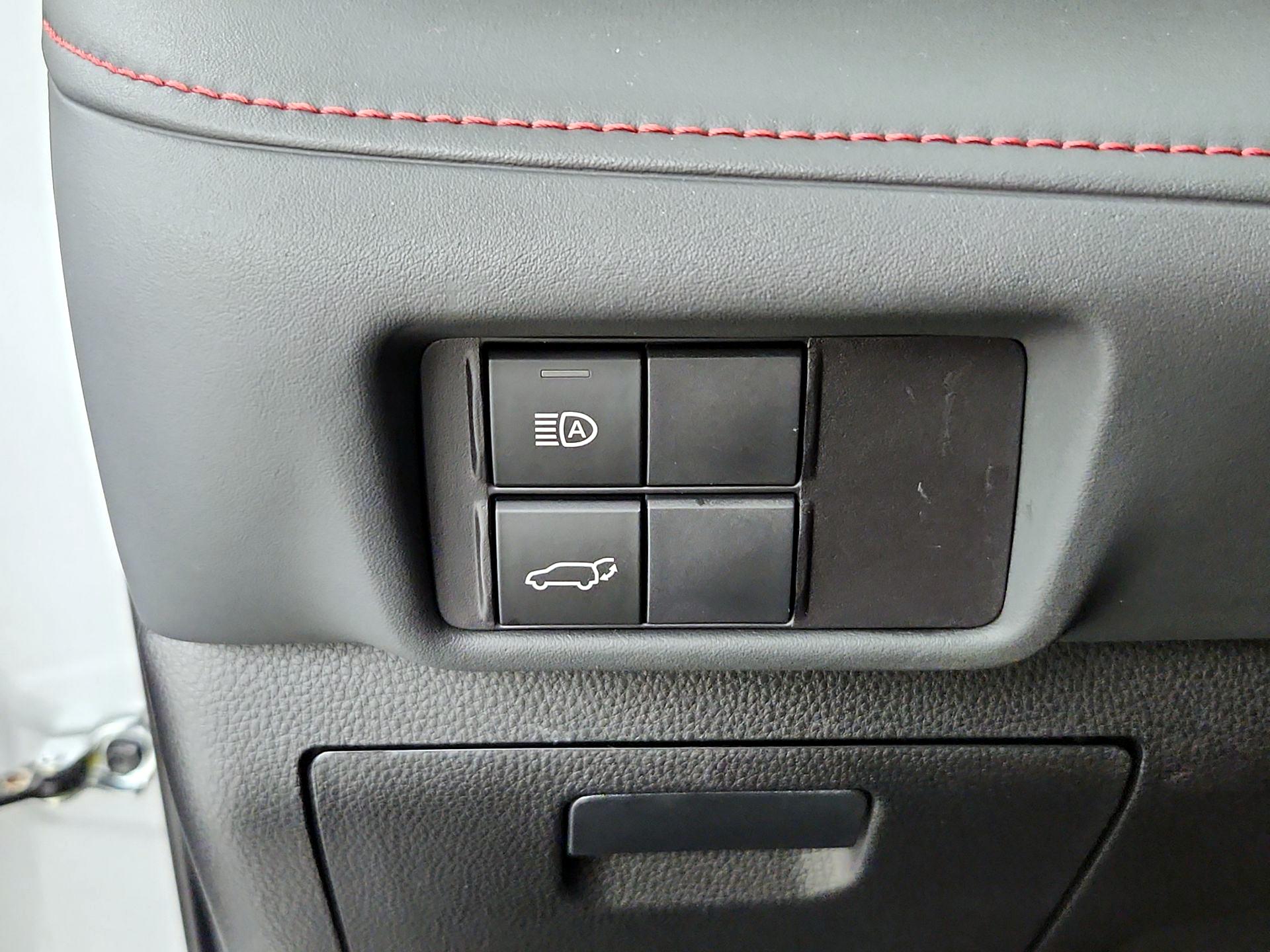 Thumbnail: 2022 Toyota Highlander - 13