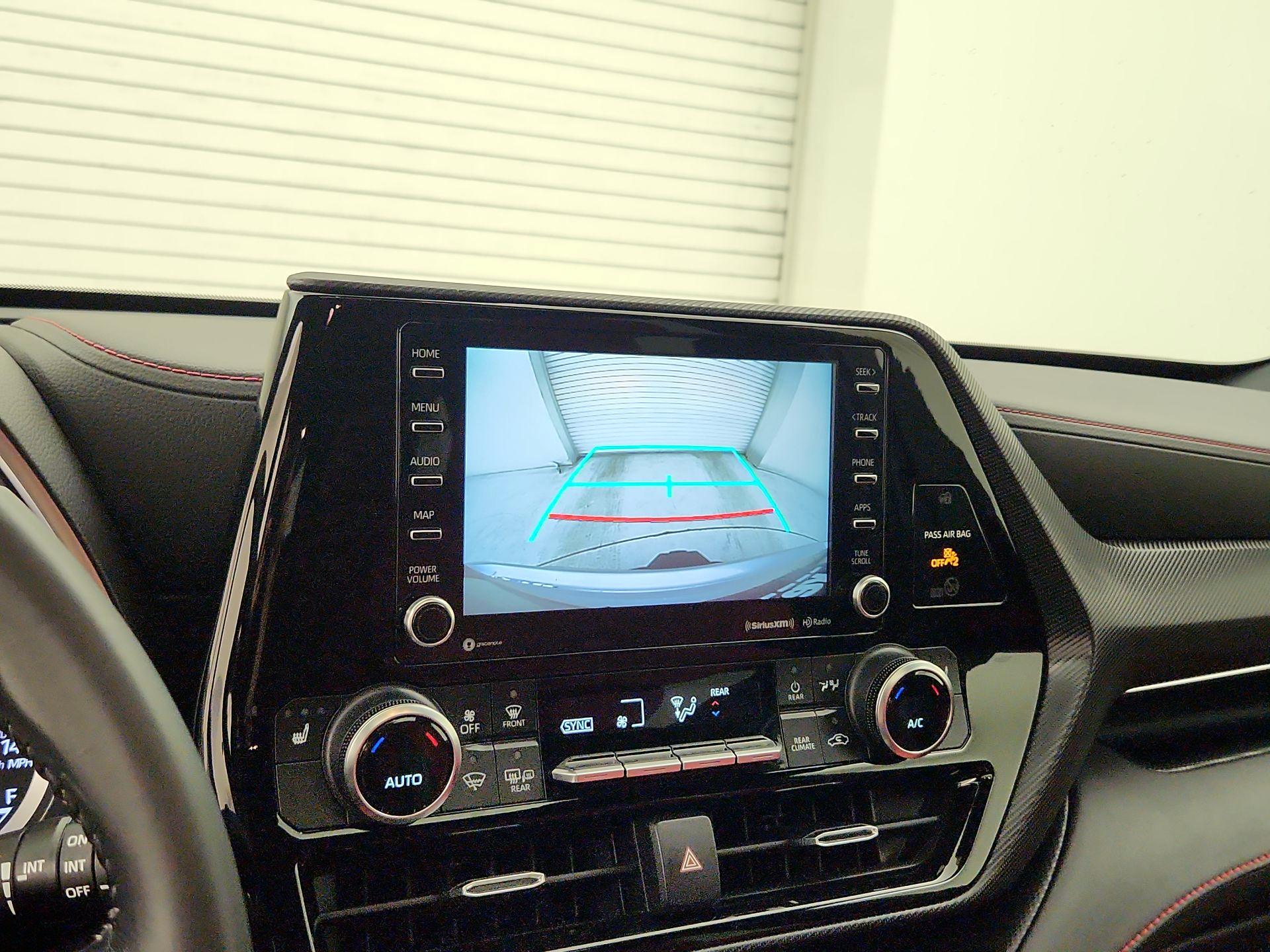 Thumbnail: 2022 Toyota Highlander - 14