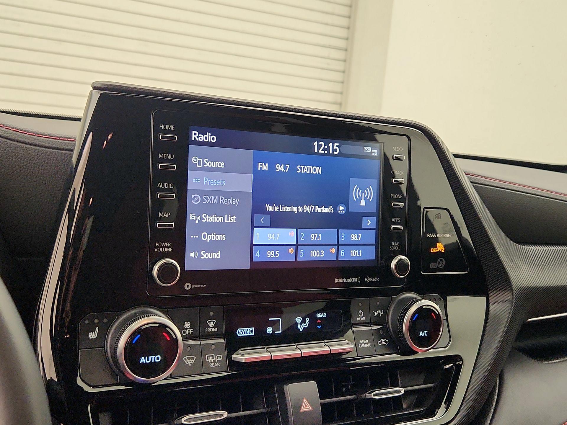 Thumbnail: 2022 Toyota Highlander - 15