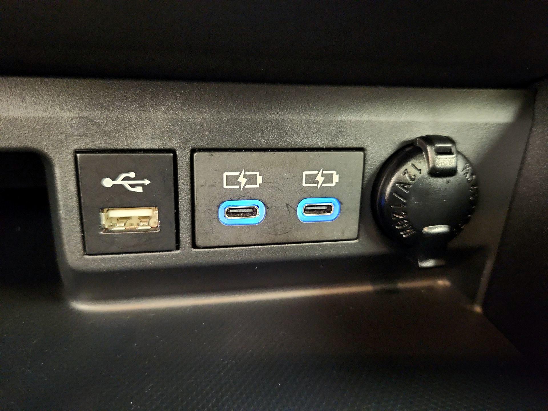 Thumbnail: 2022 Toyota Highlander - 18