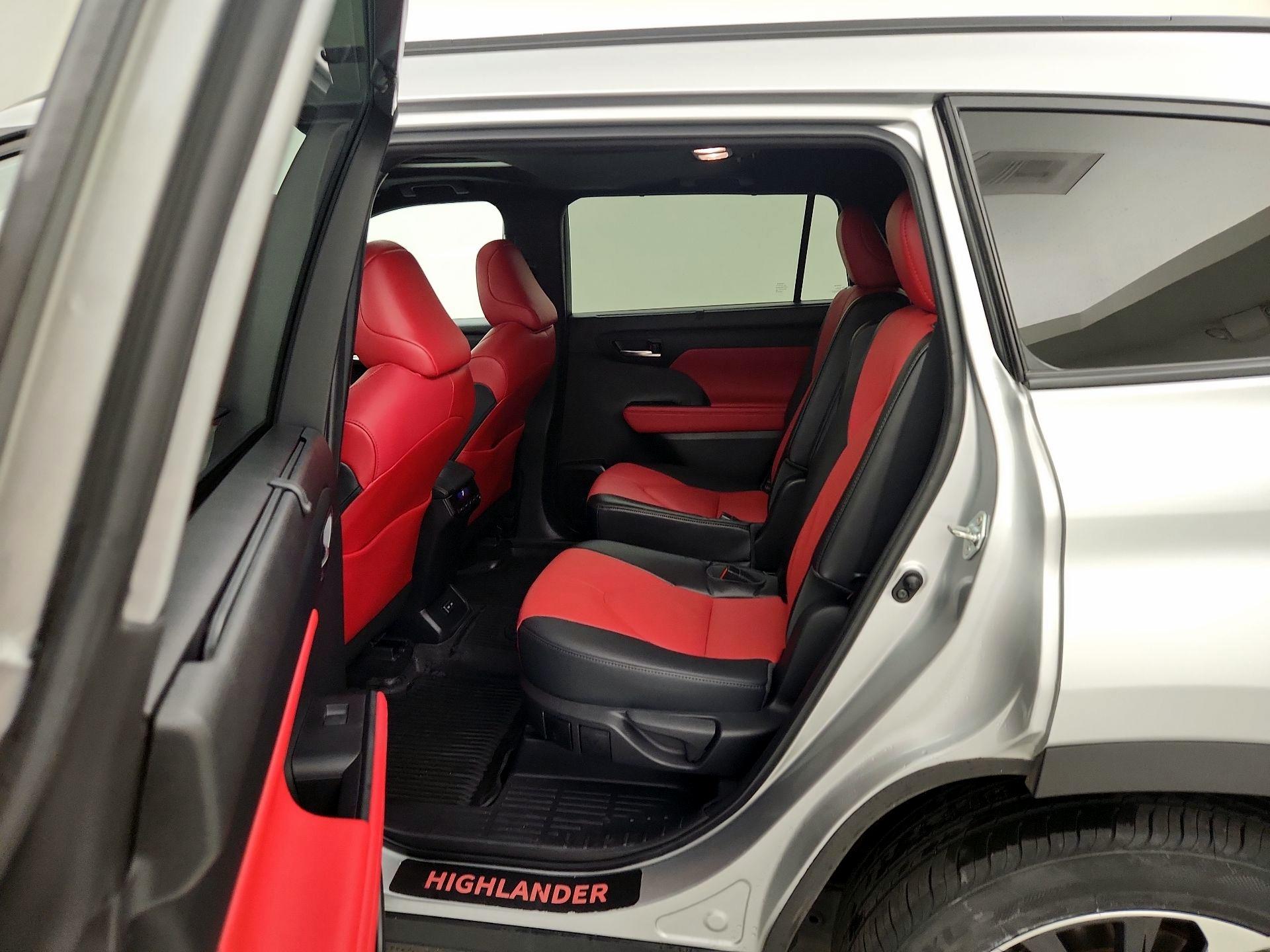 Thumbnail: 2022 Toyota Highlander - 20