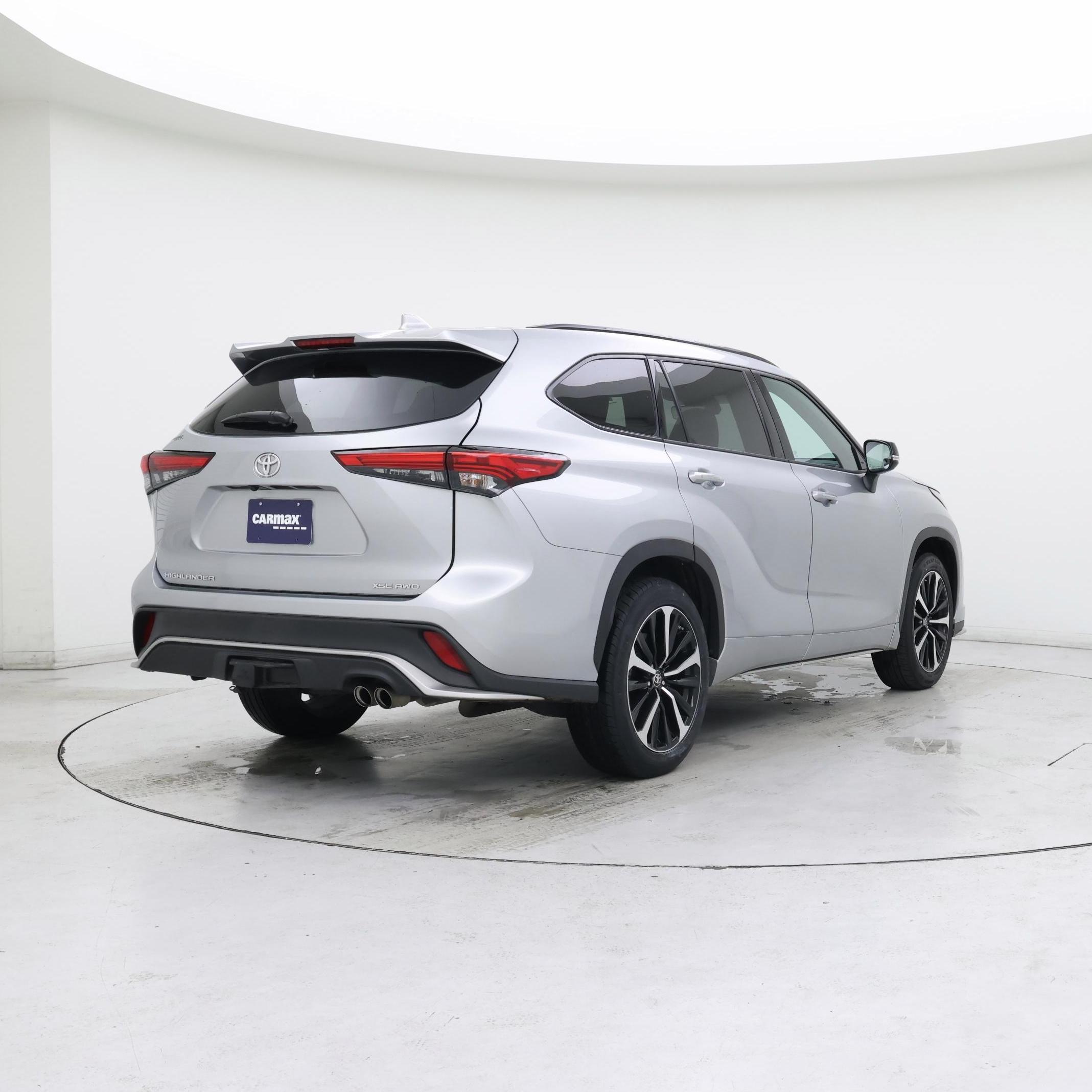 Thumbnail: 2022 Toyota Highlander - 8