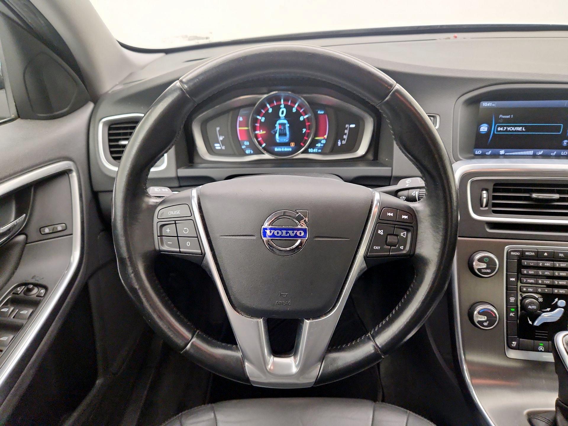 Thumbnail: 2015 Volvo S60 - 10