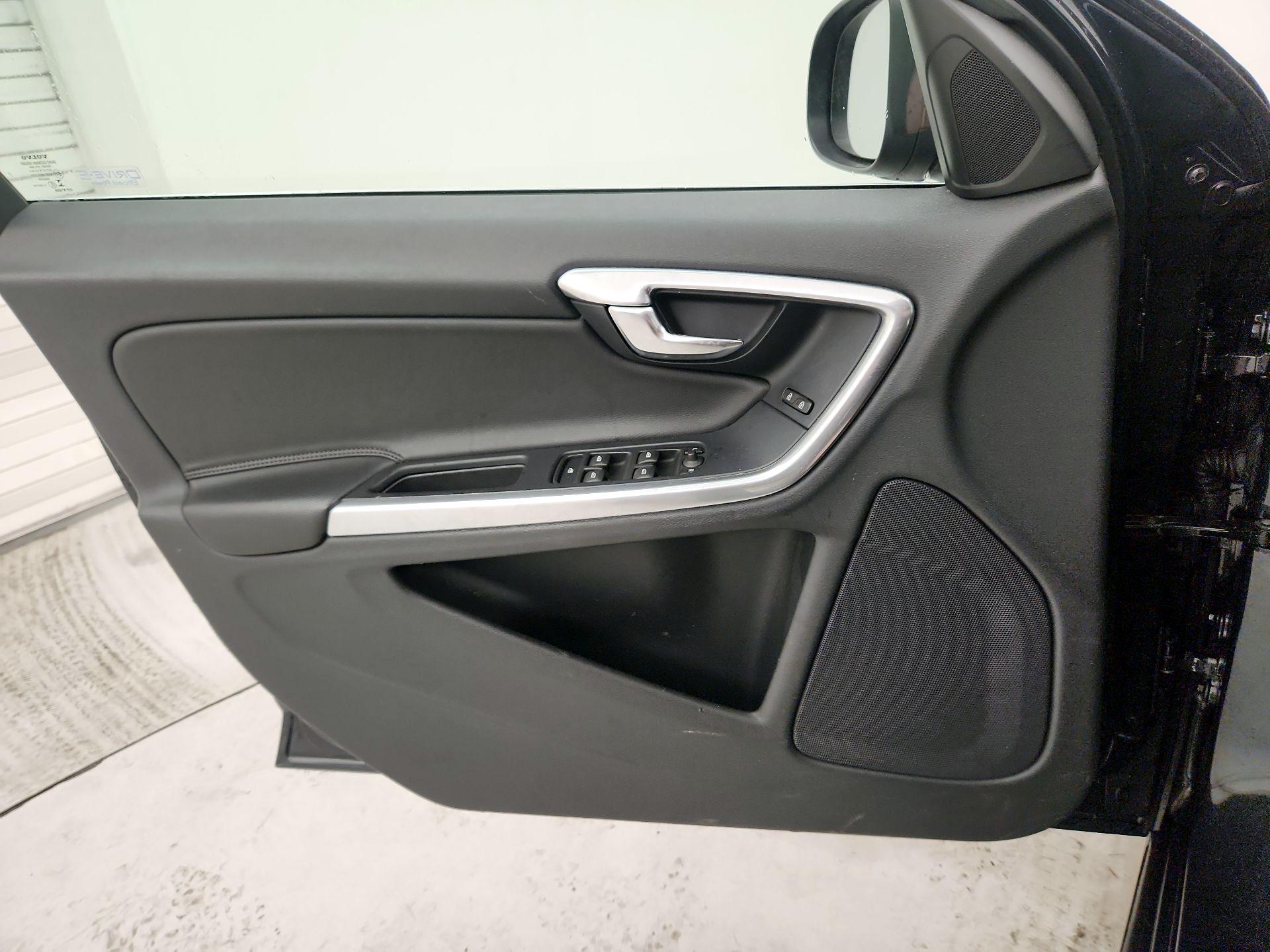 Thumbnail: 2015 Volvo S60 - 12