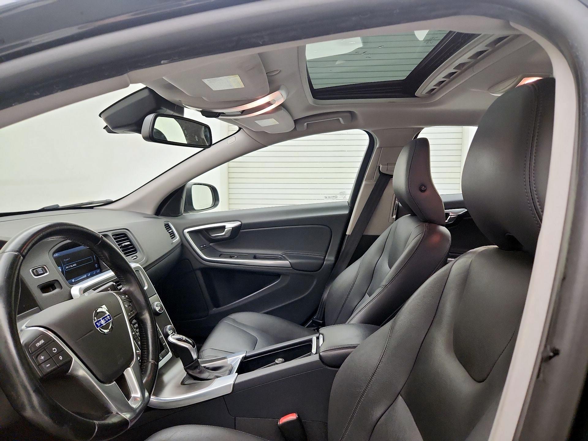 Thumbnail: 2015 Volvo S60 - 18