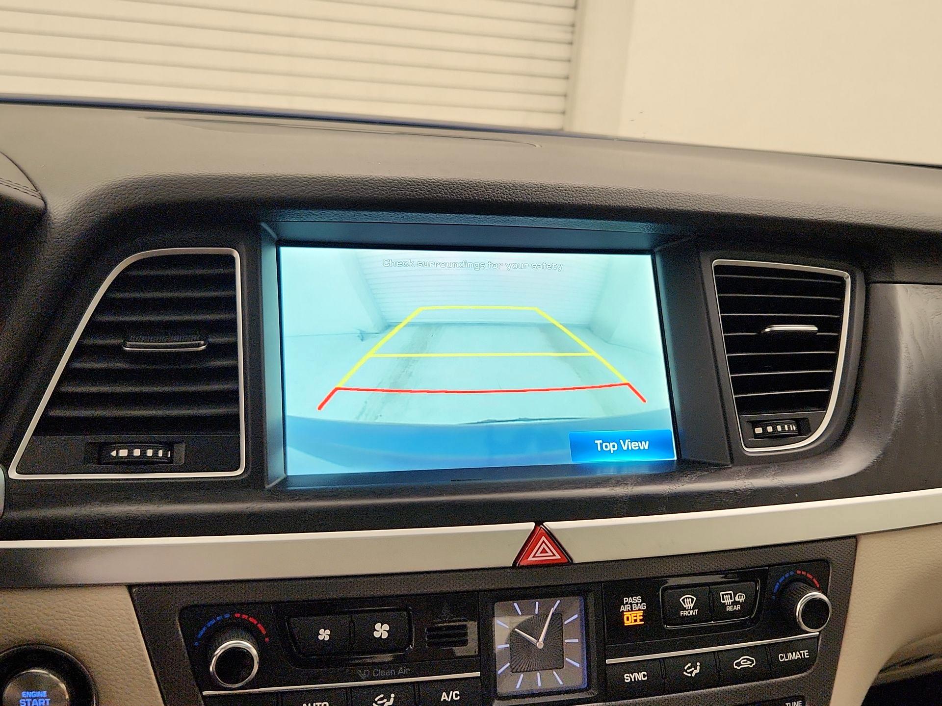 Thumbnail: 2015 Hyundai Genesis - 15