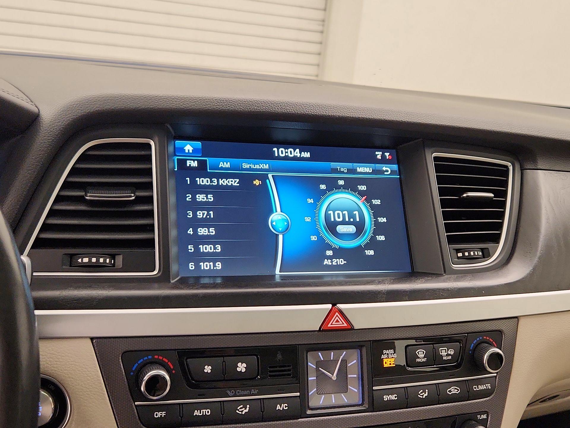 Thumbnail: 2015 Hyundai Genesis - 16