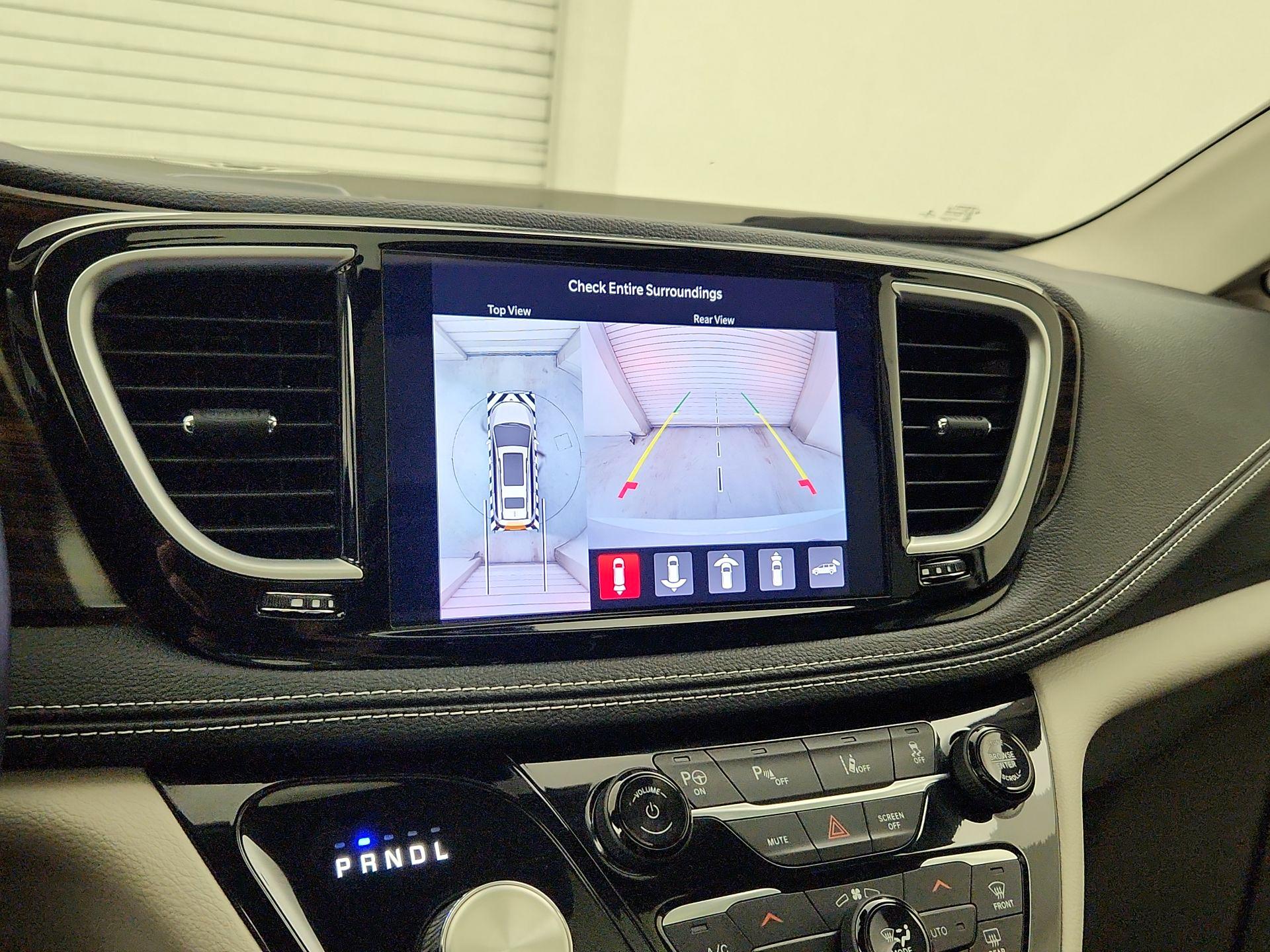 Thumbnail: 2021 Chrysler Pacifica - 15