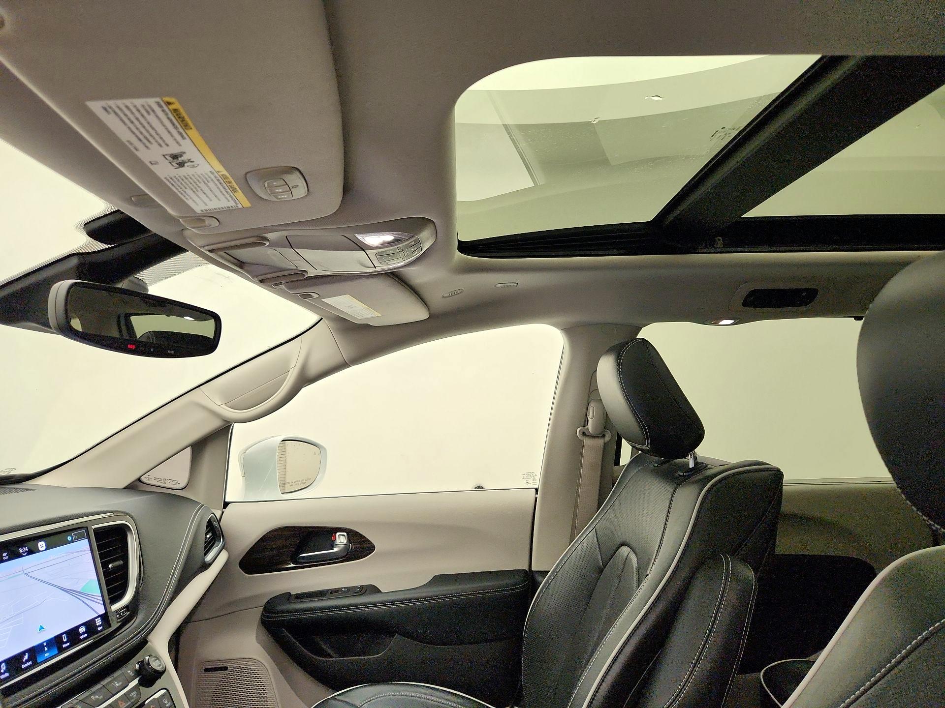 Thumbnail: 2021 Chrysler Pacifica - 20