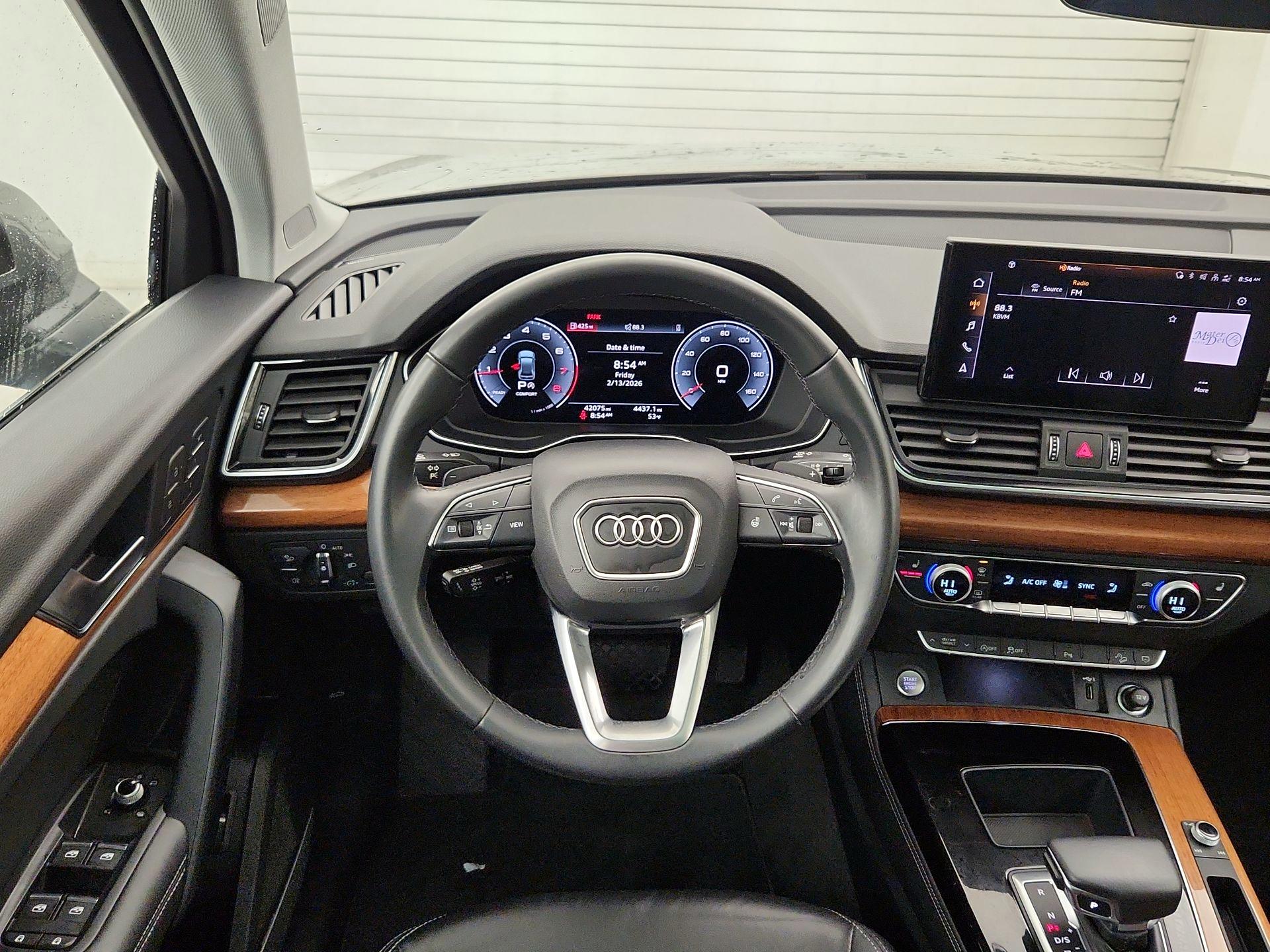 Thumbnail: 2023 Audi Q5 - 10