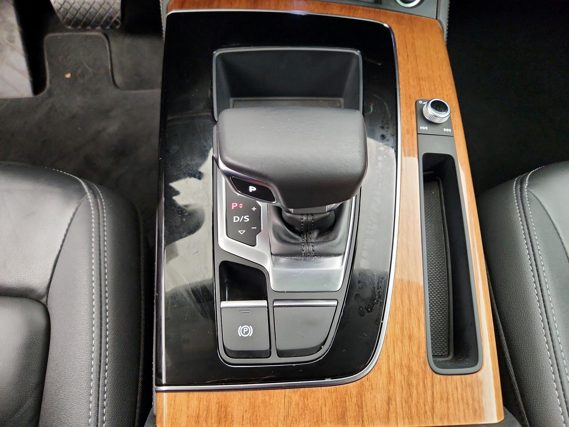 Thumbnail: 2023 Audi Q5 - 17