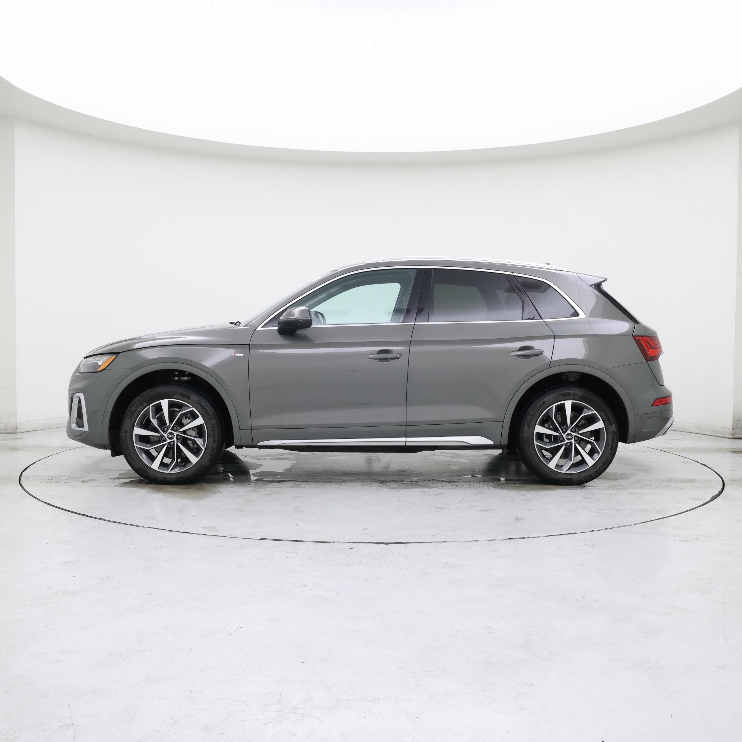 Thumbnail: 2023 Audi Q5 - 3