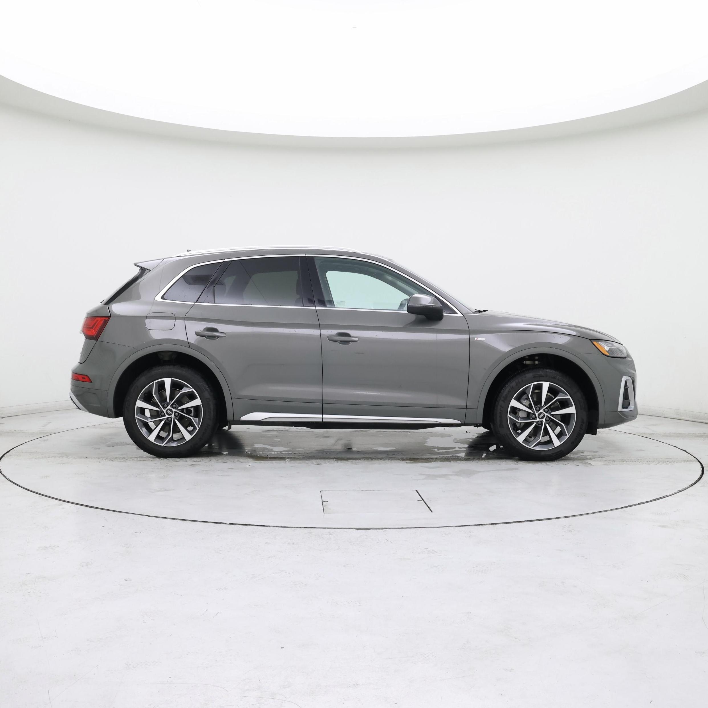 Thumbnail: 2023 Audi Q5 - 7