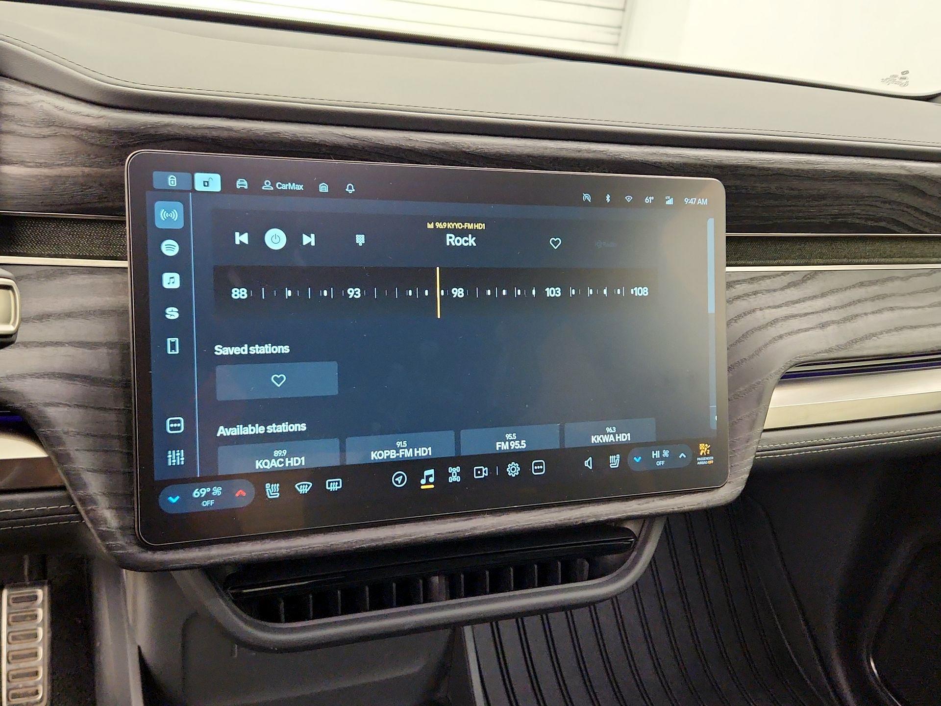 Thumbnail: 2022 Rivian R1T - 15