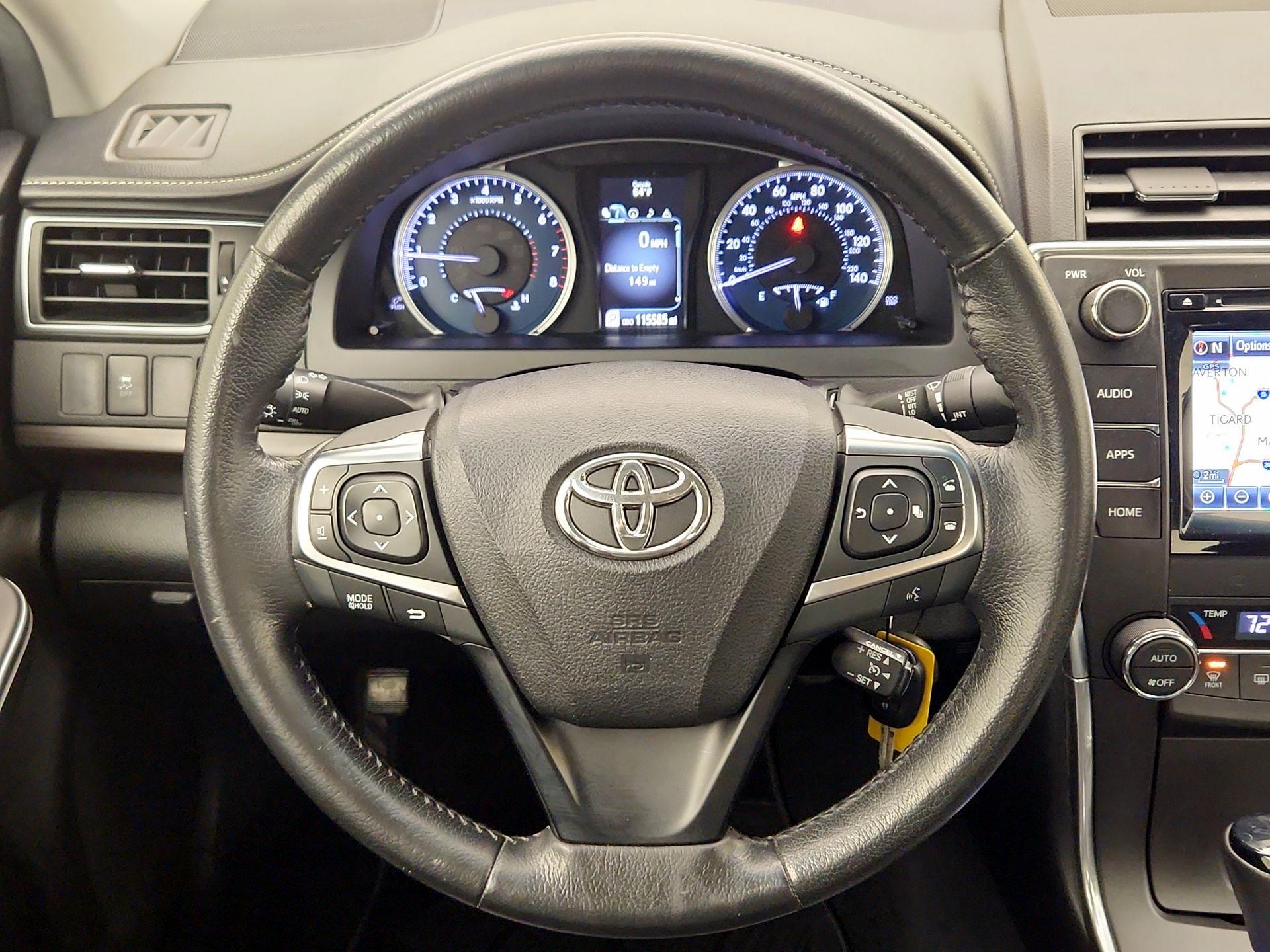 Thumbnail: 2015 Toyota Camry - 10