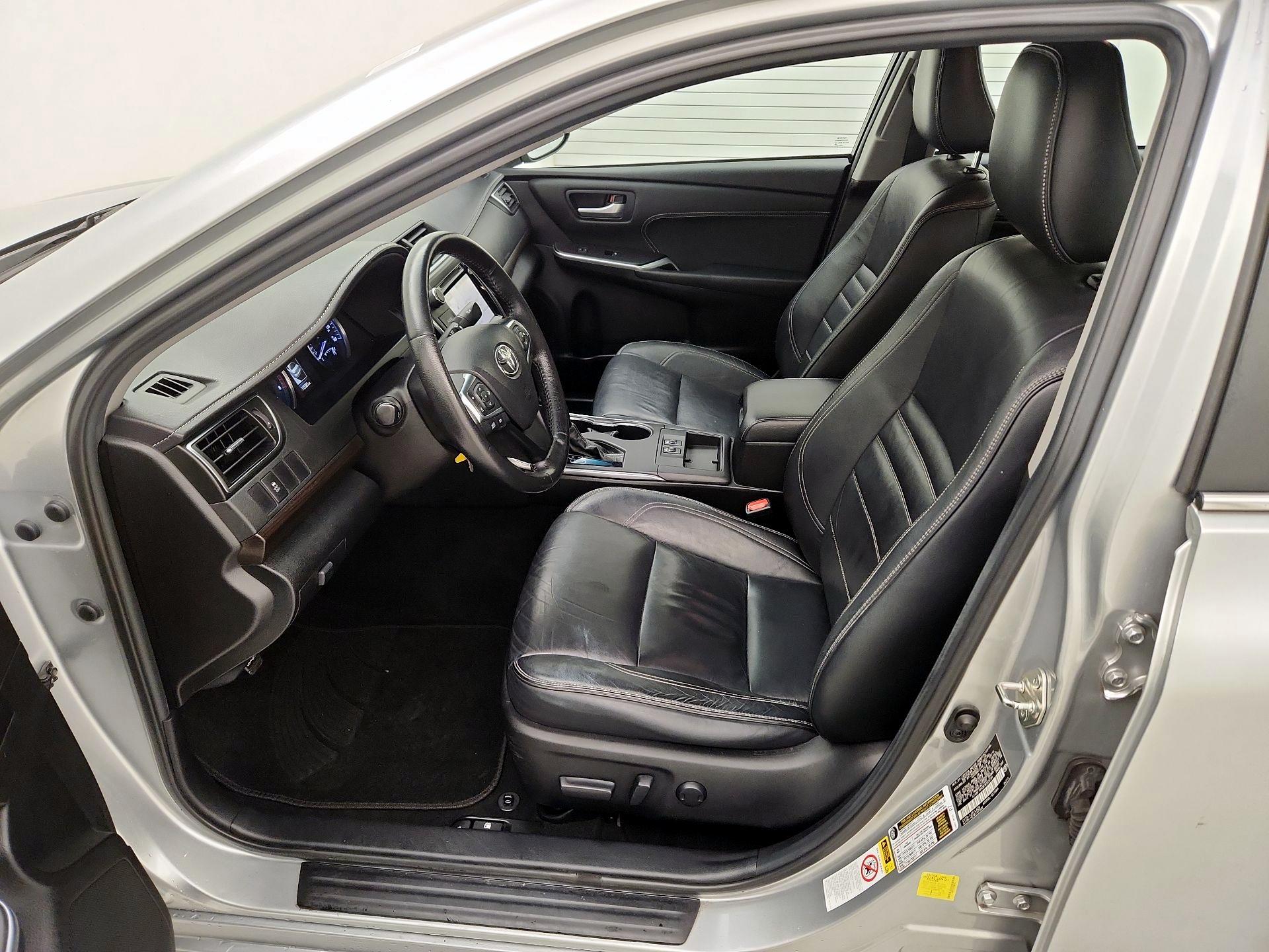 Thumbnail: 2015 Toyota Camry - 11