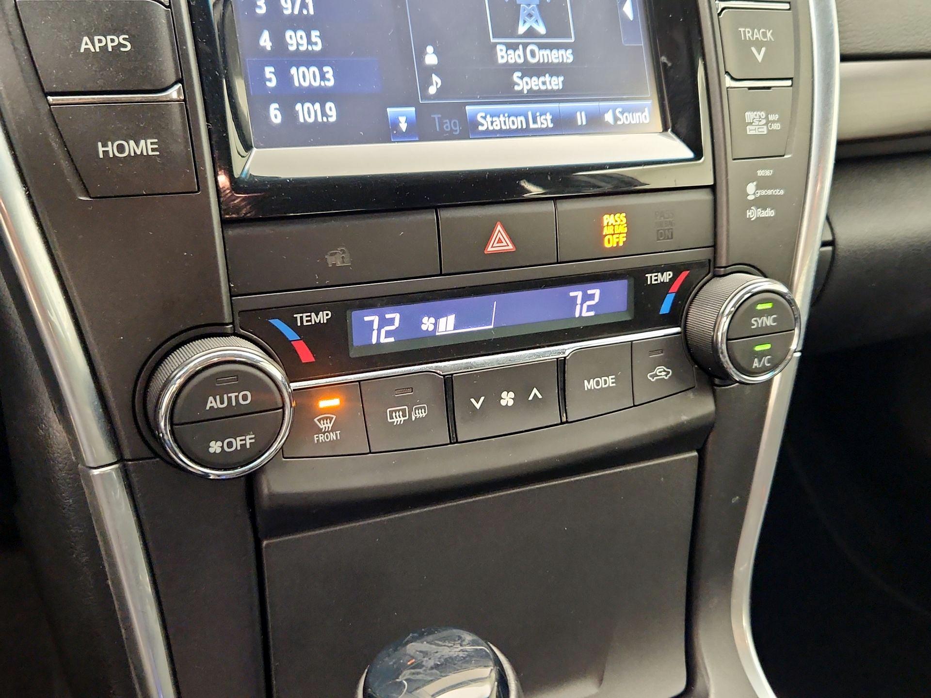 Thumbnail: 2015 Toyota Camry - 17