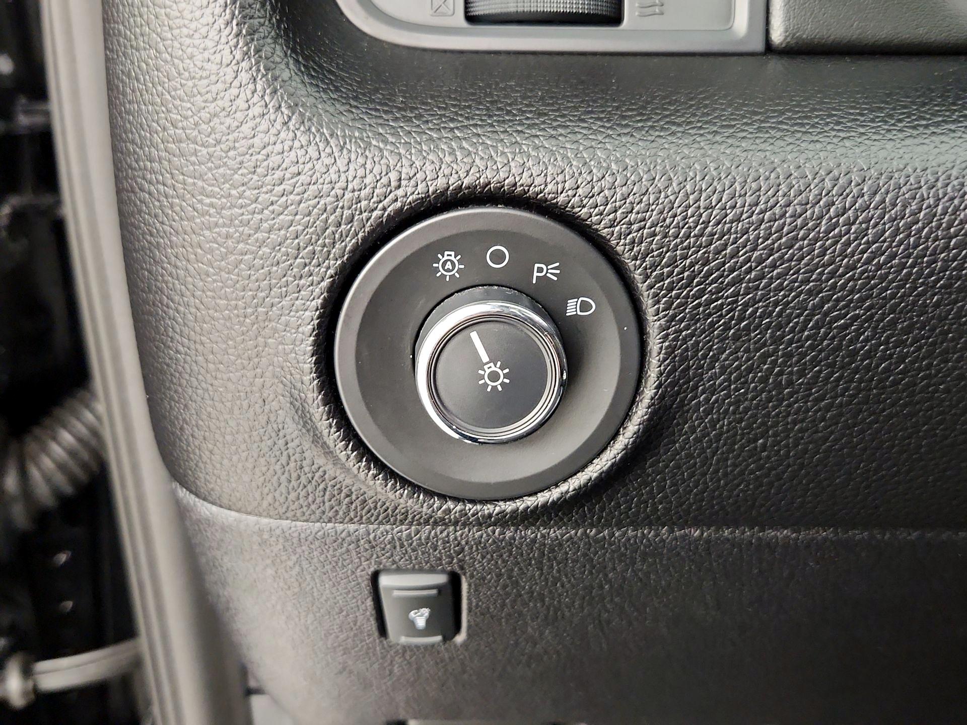 Thumbnail: 2015 Lincoln Navigator - 13