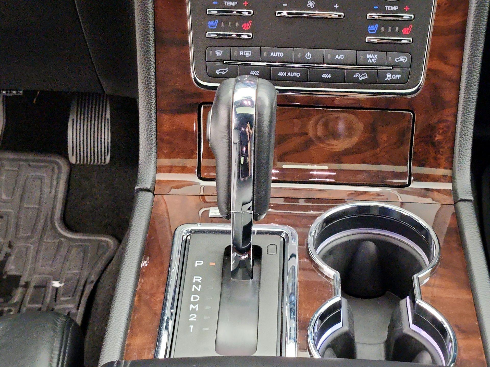 Thumbnail: 2015 Lincoln Navigator - 18