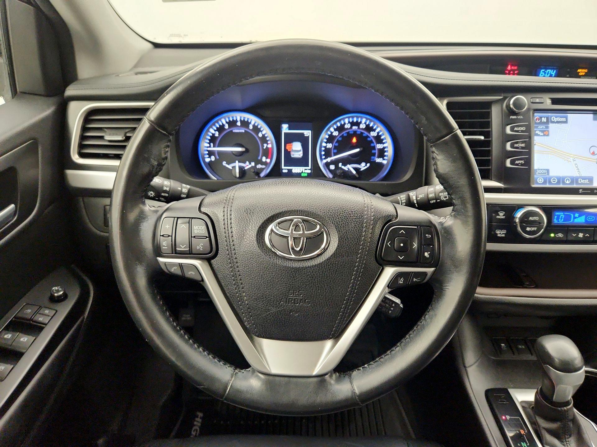 Thumbnail: 2017 Toyota Highlander - 10