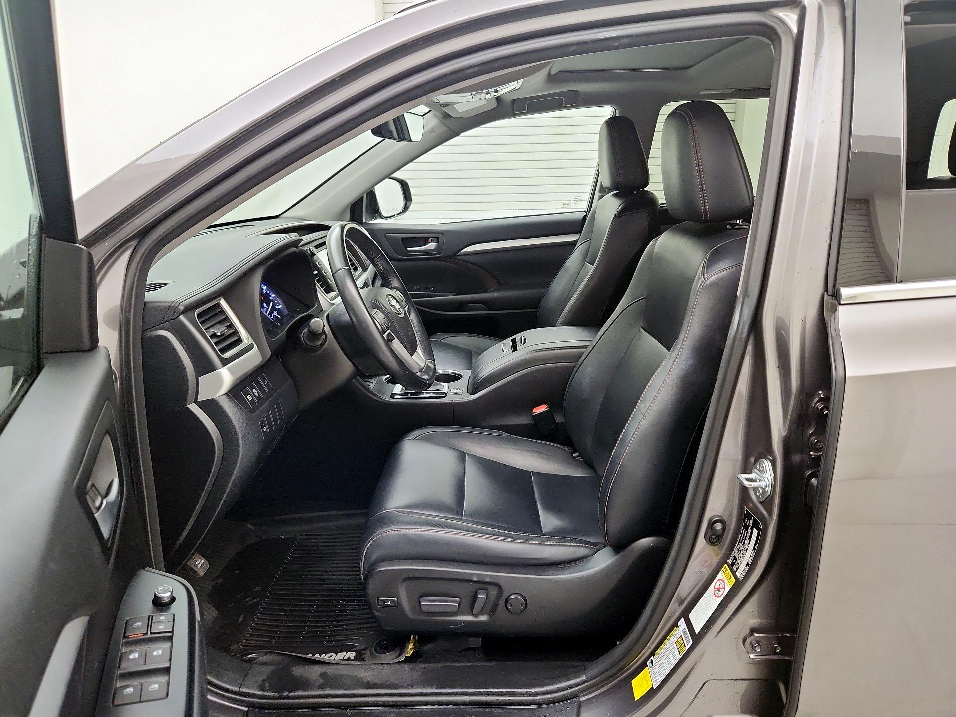 Thumbnail: 2017 Toyota Highlander - 11