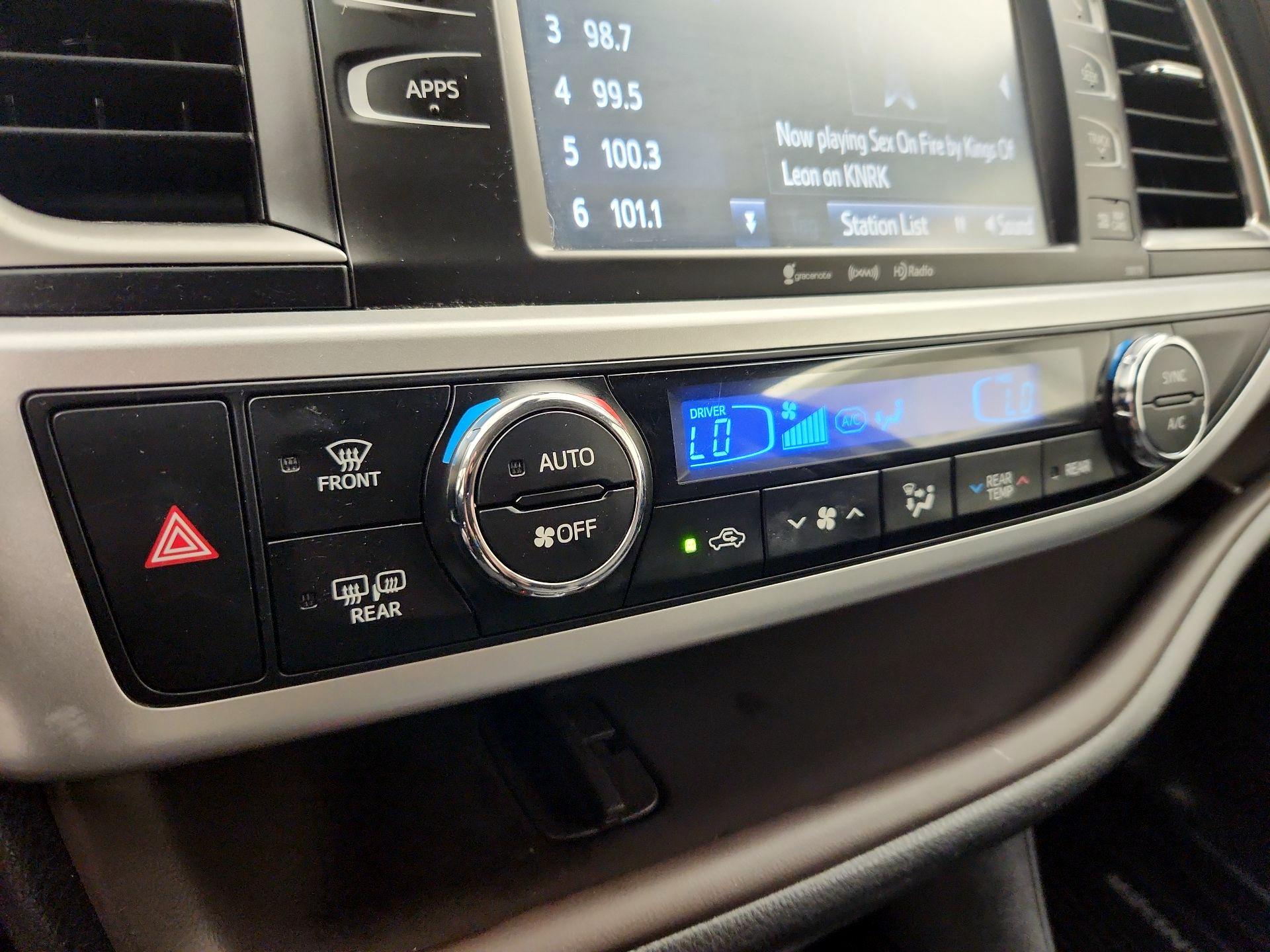 Thumbnail: 2017 Toyota Highlander - 17