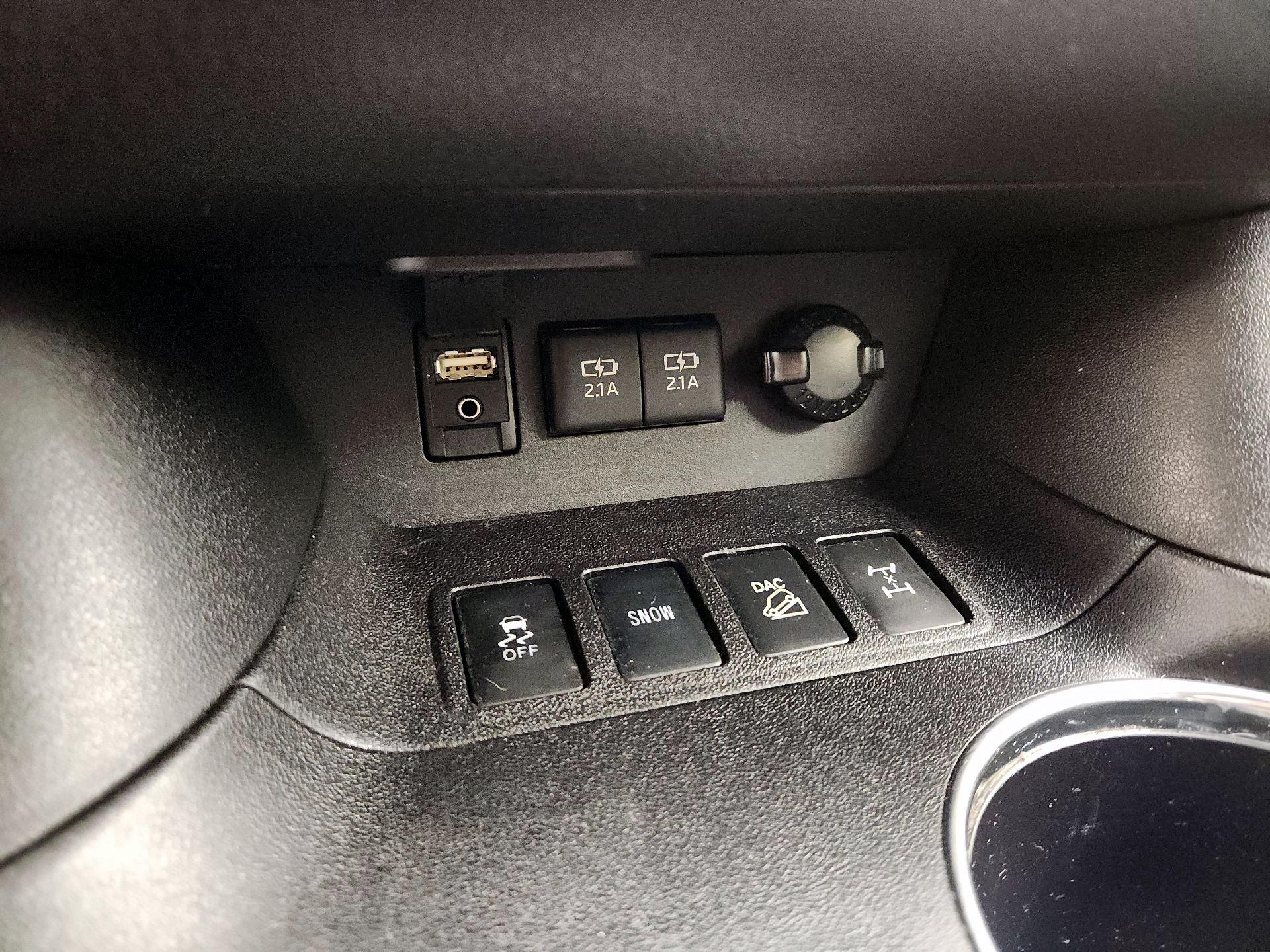 Thumbnail: 2017 Toyota Highlander - 19