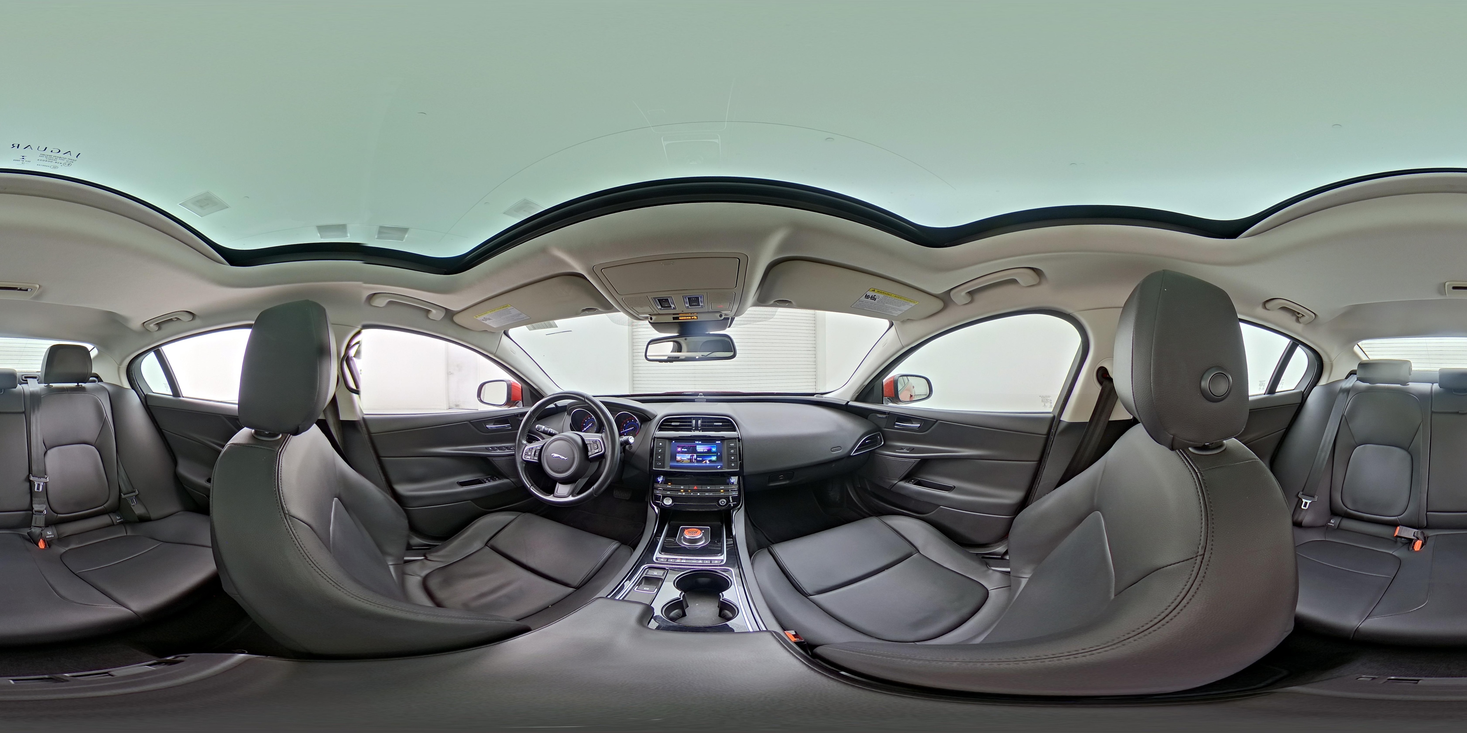 2017 Jaguar XE Premium - Photo 26
