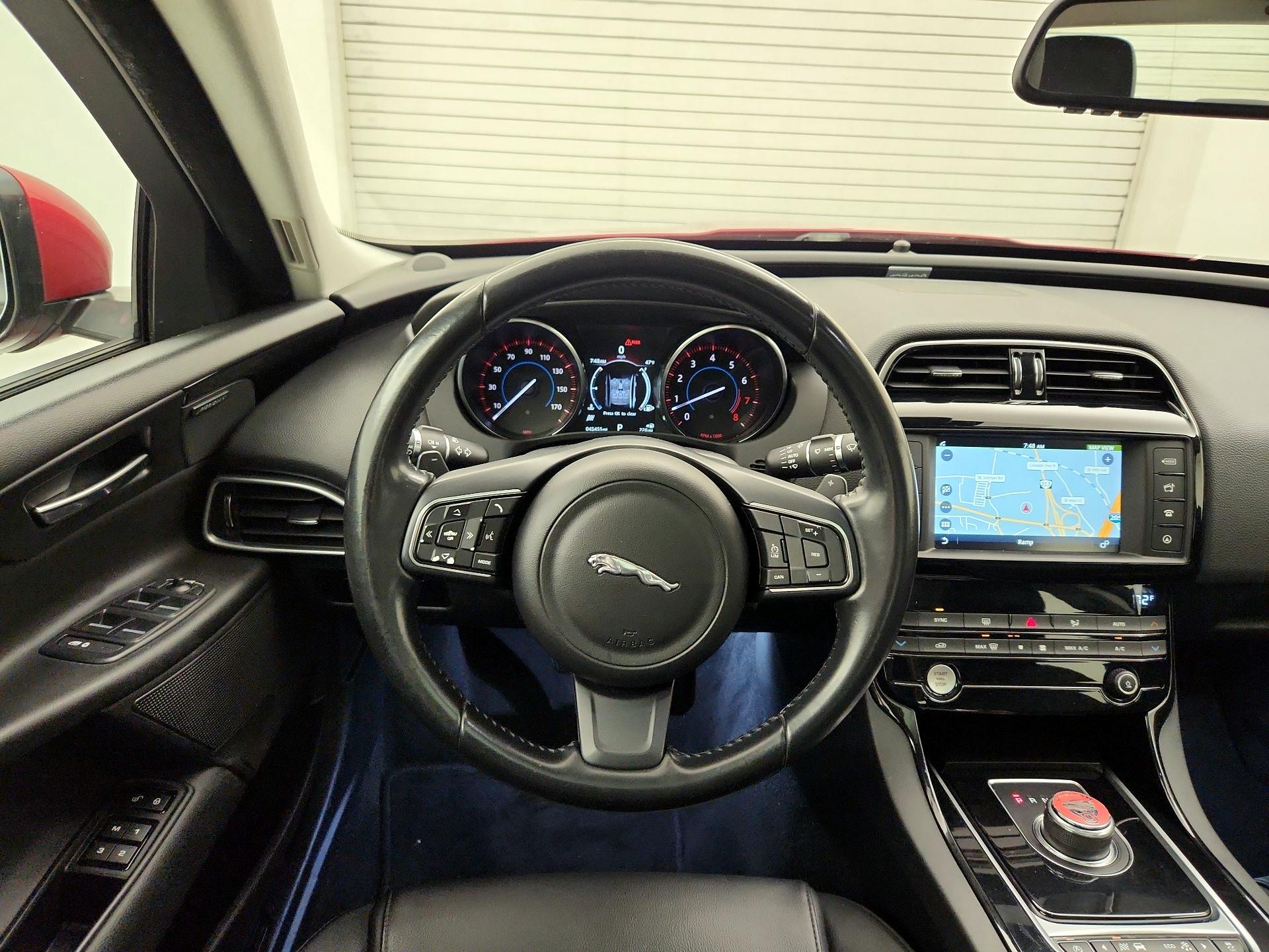 Thumbnail: 2017 Jaguar XE - 10