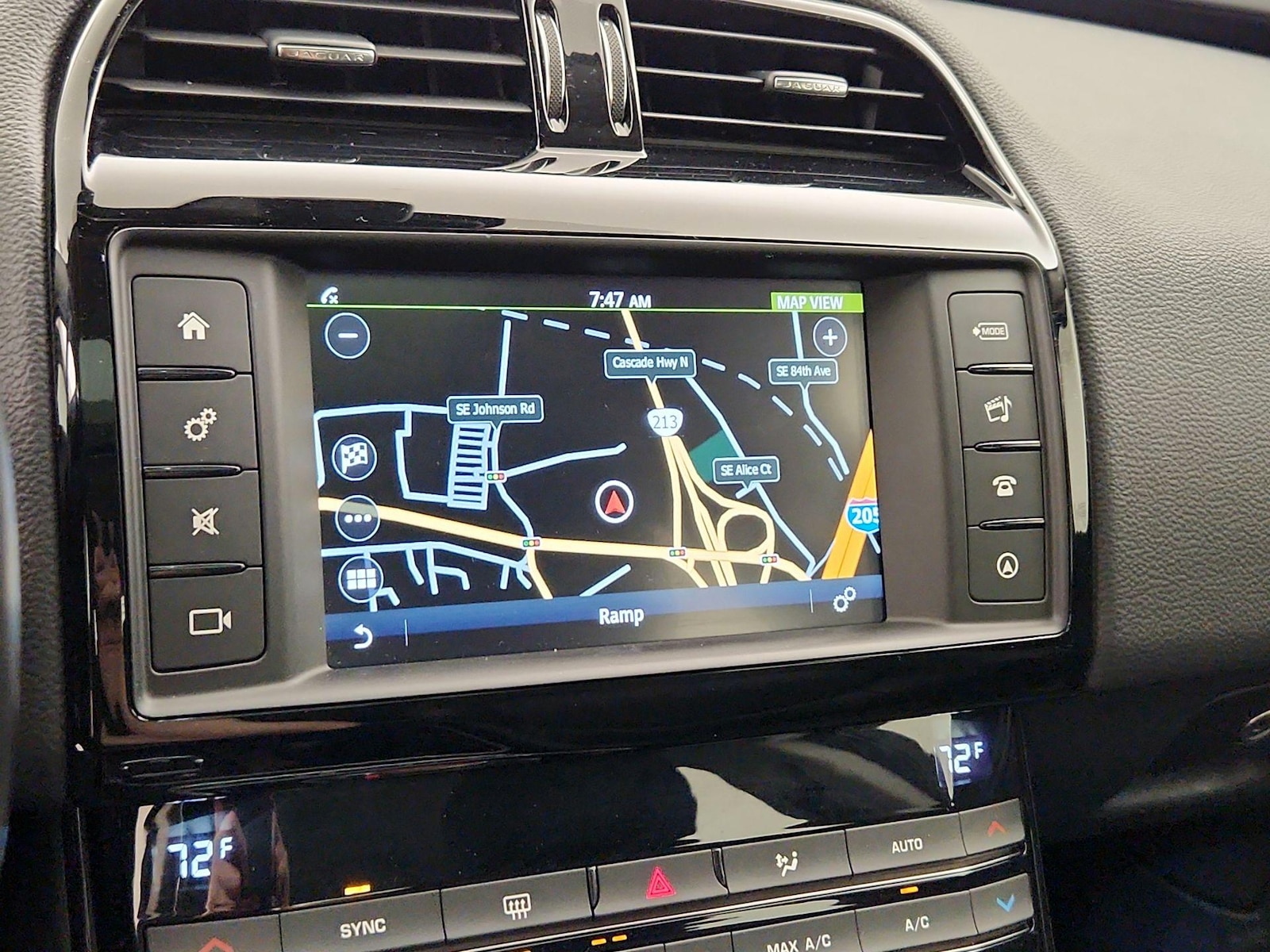 2017 Jaguar XE Premium - Photo 15