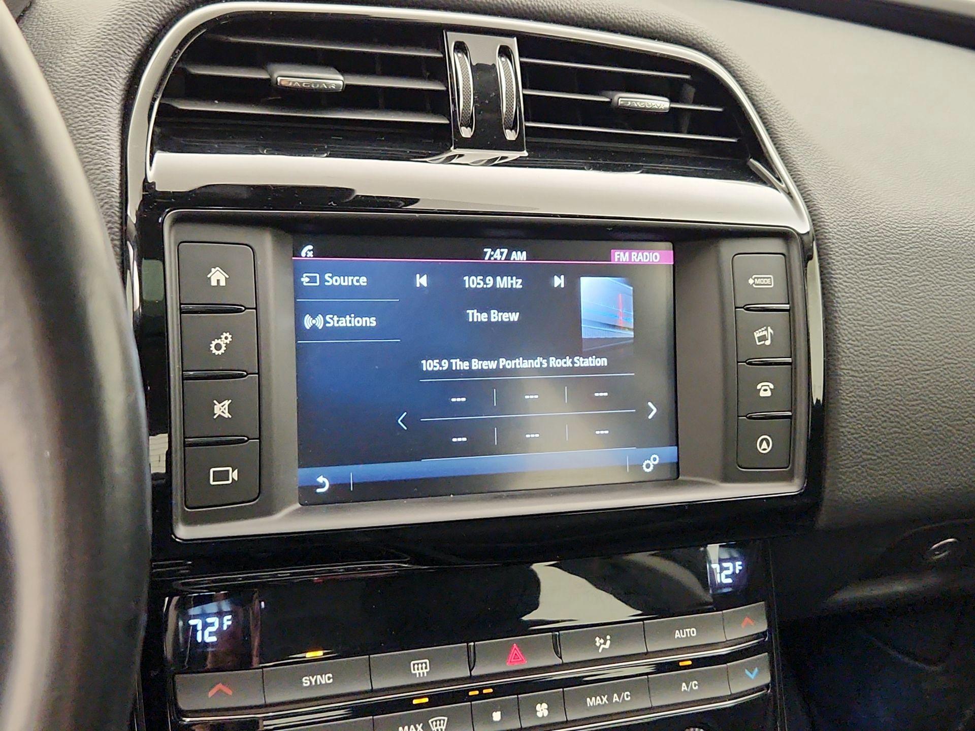 Thumbnail: 2017 Jaguar XE - 16