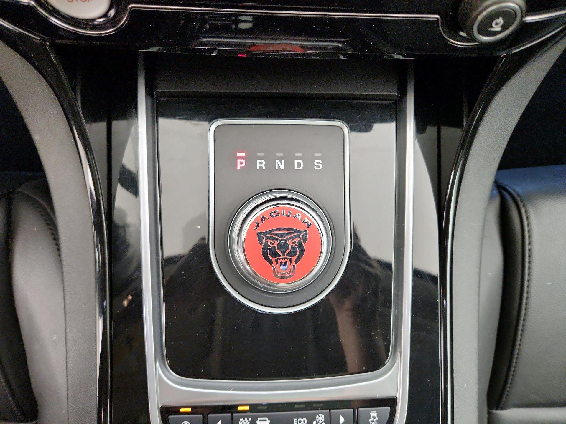 Thumbnail: 2017 Jaguar XE - 18