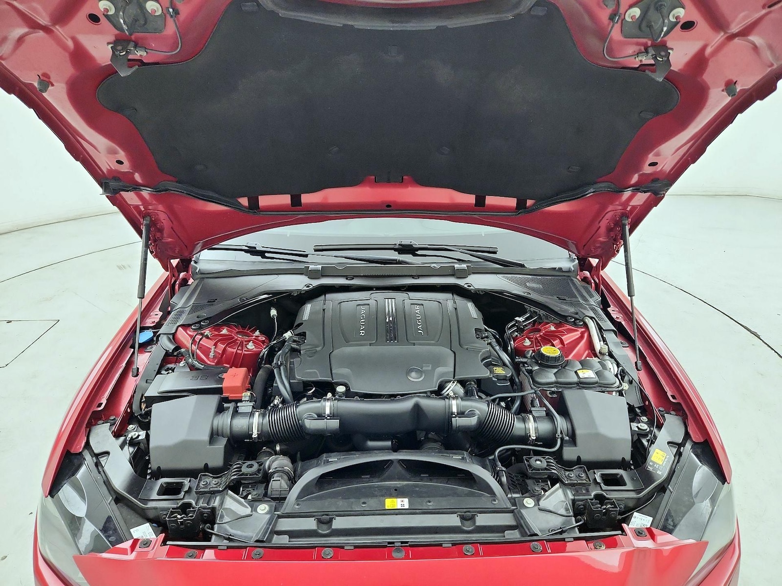 2017 Jaguar XE Premium - Photo 24