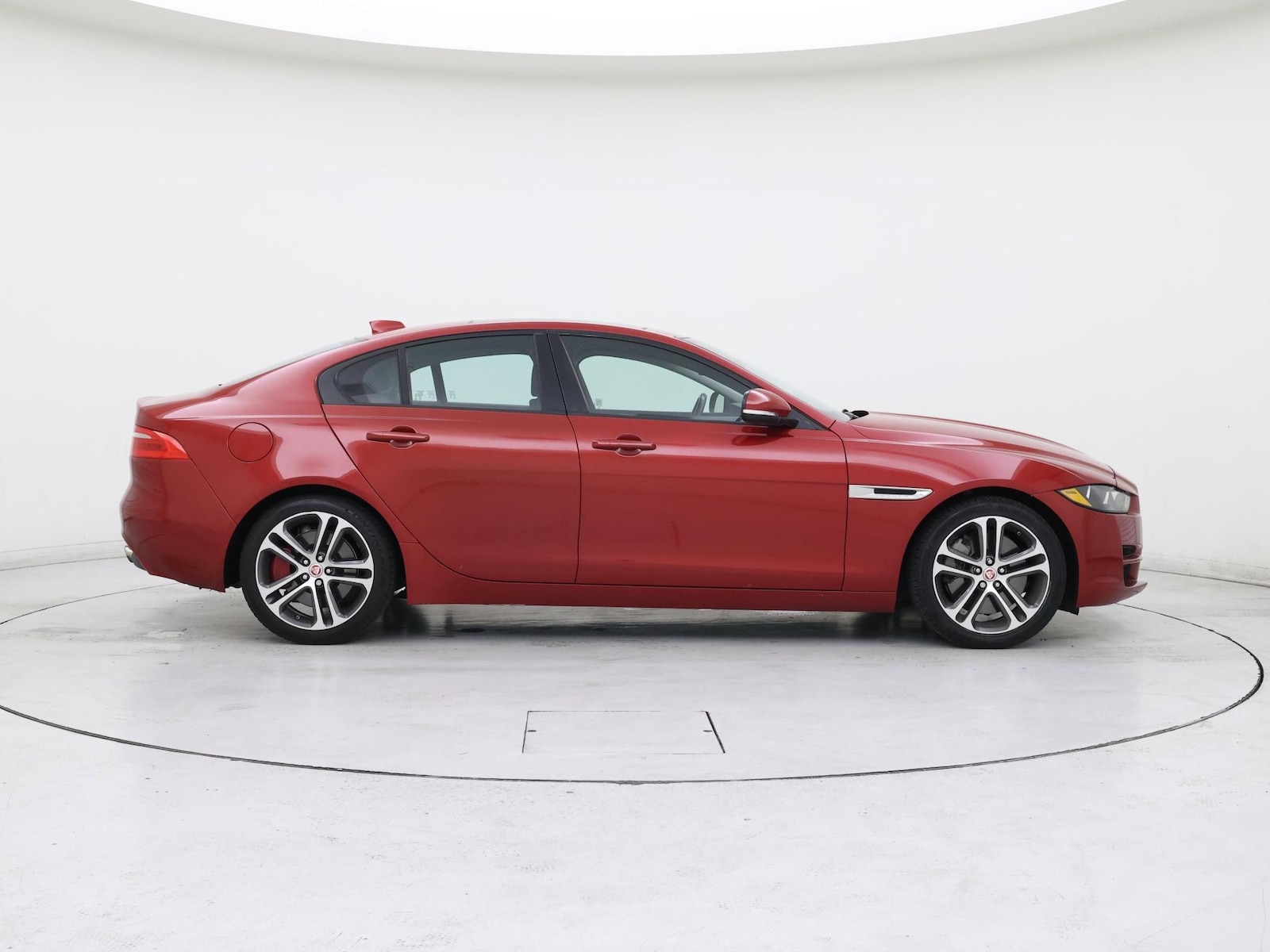 2017 Jaguar XE Premium - Photo 8
