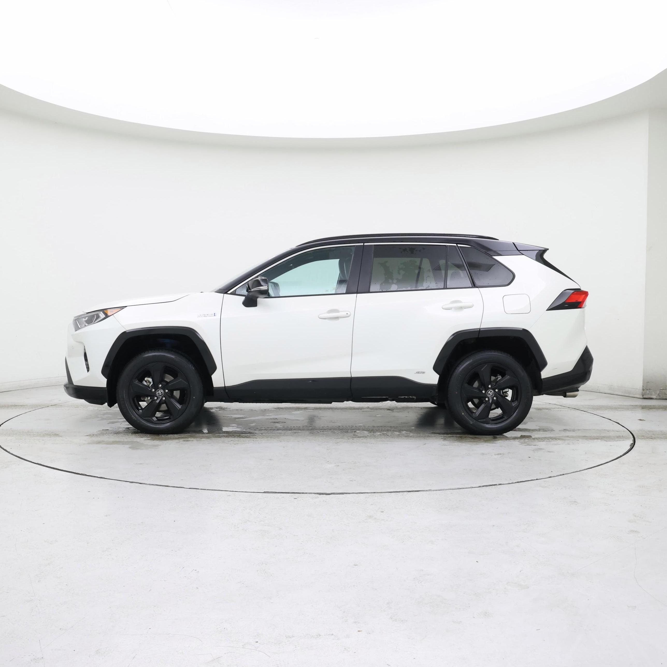 Thumbnail: 2020 Toyota RAV4 - 3