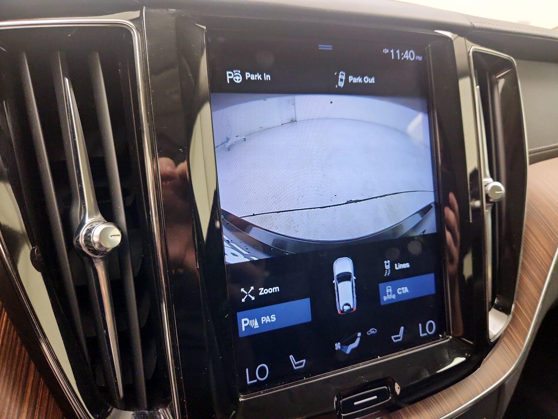 Thumbnail: 2019 Volvo XC60 - 15