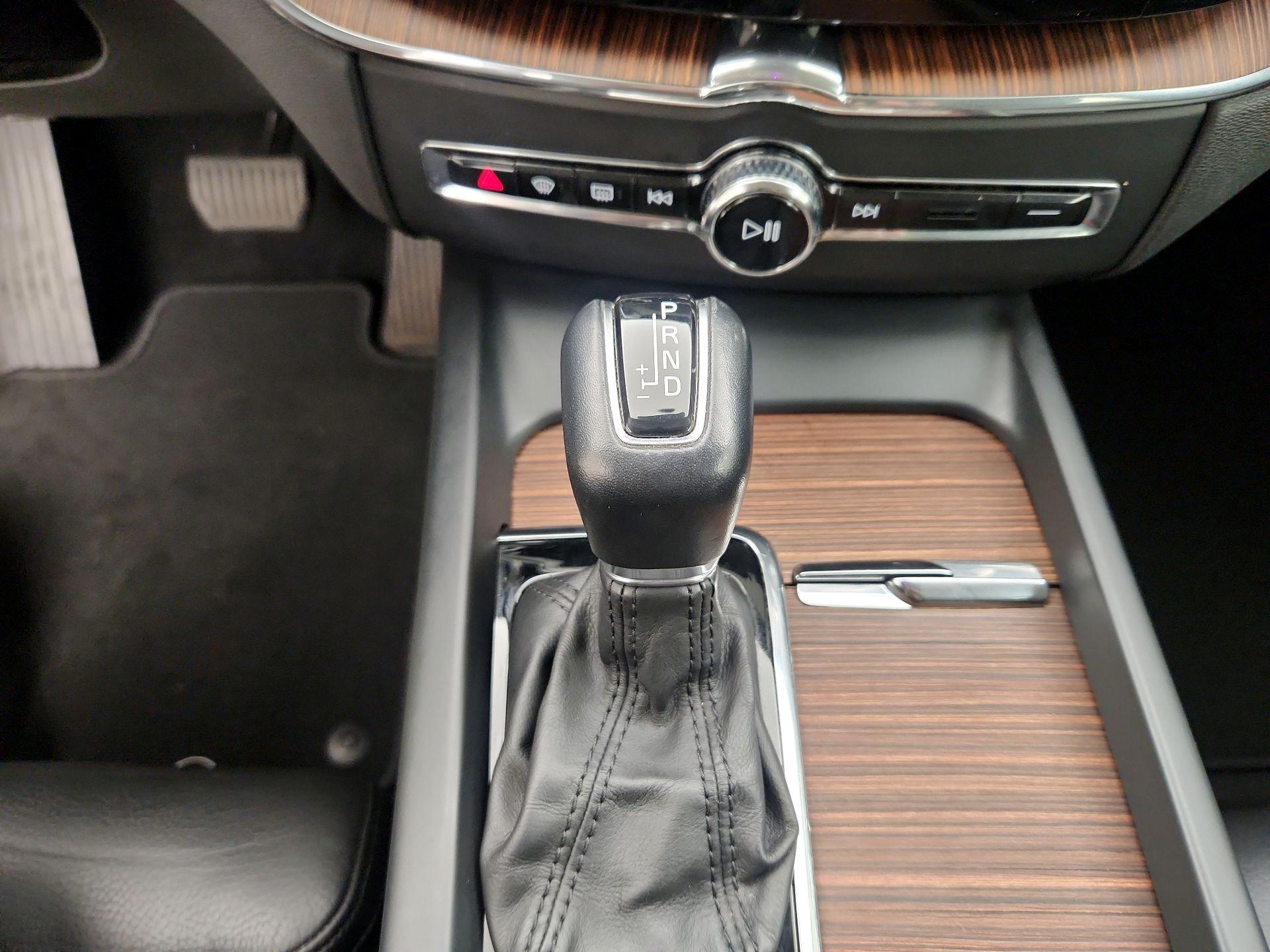 Thumbnail: 2019 Volvo XC60 - 18