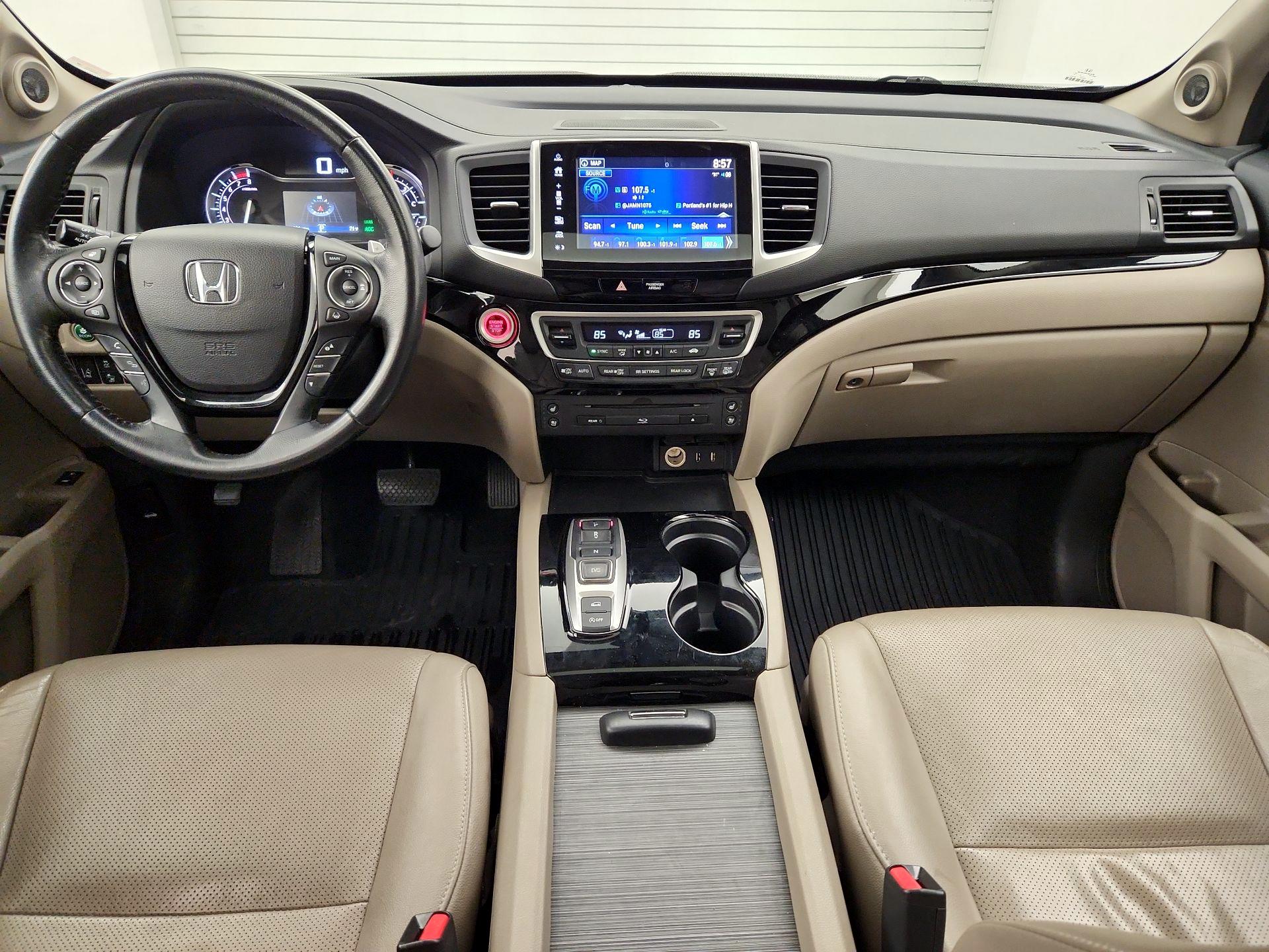 Thumbnail: 2017 Honda Pilot - 9