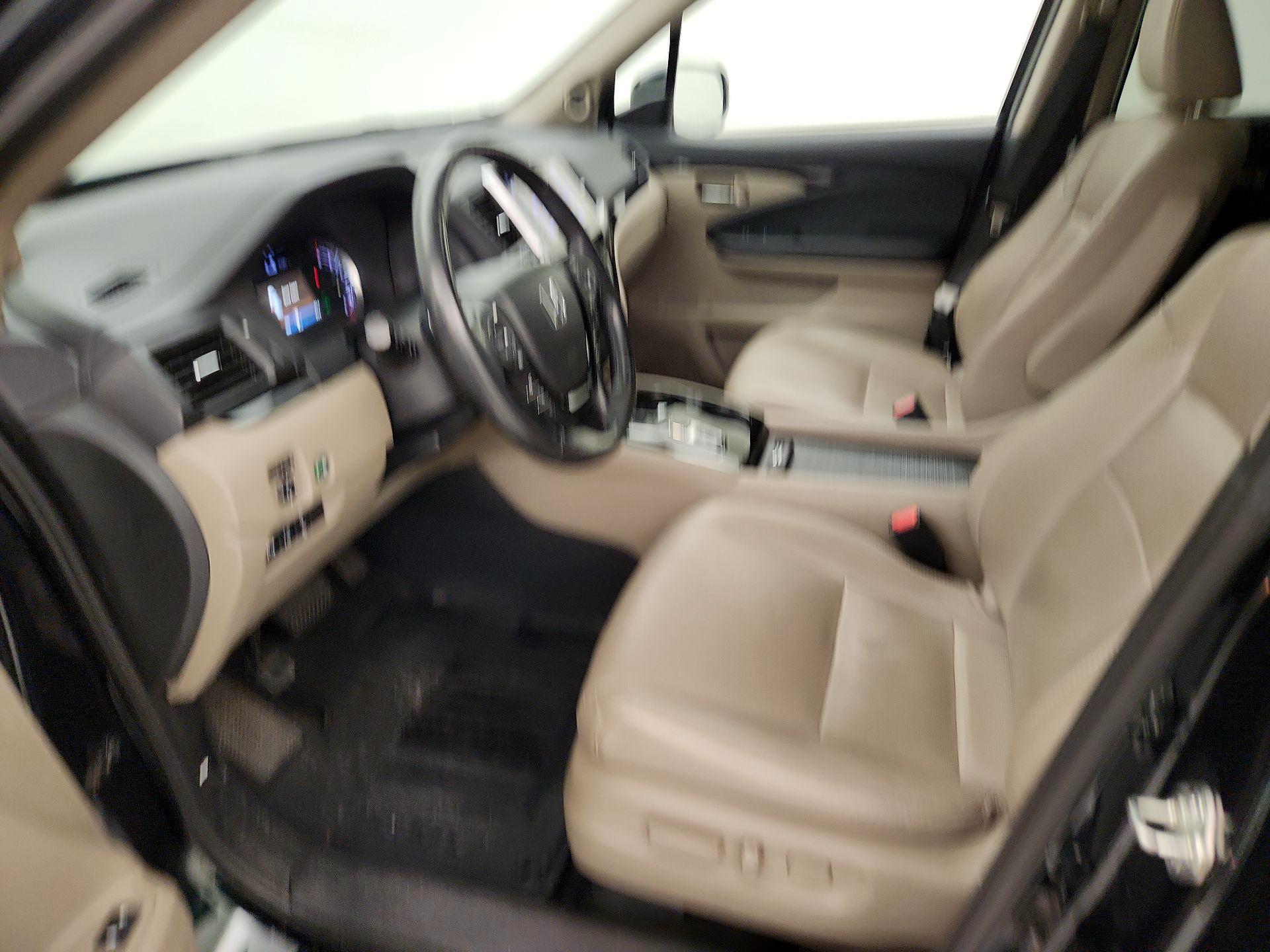 Thumbnail: 2017 Honda Pilot - 11