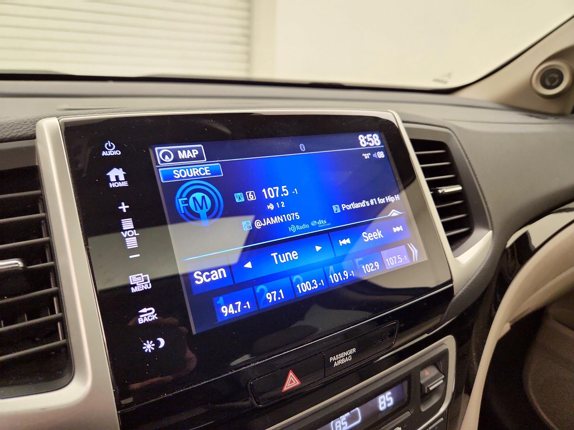 Thumbnail: 2017 Honda Pilot - 16