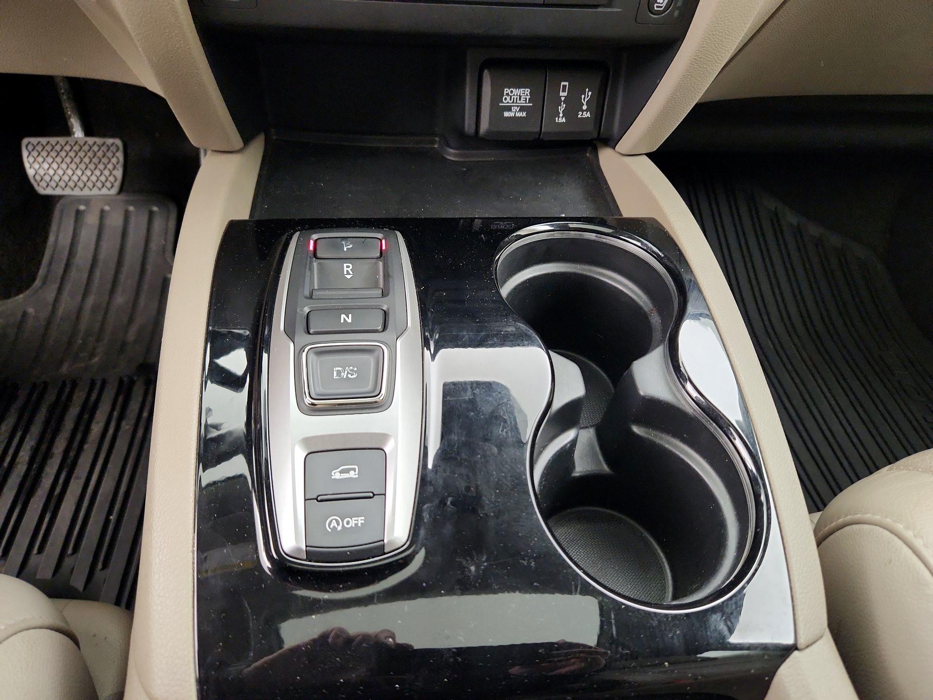 Thumbnail: 2017 Honda Pilot - 18