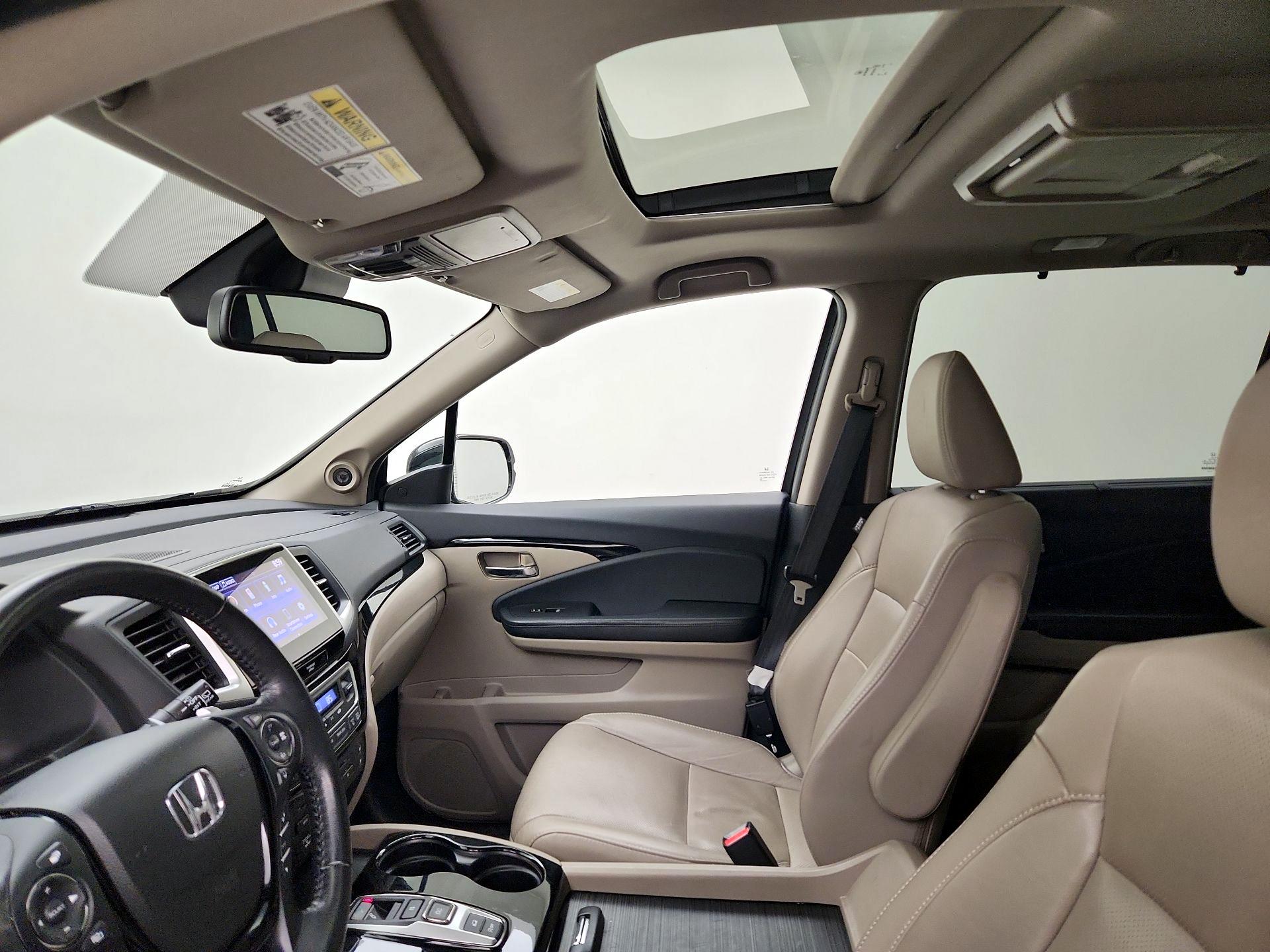 Thumbnail: 2017 Honda Pilot - 20