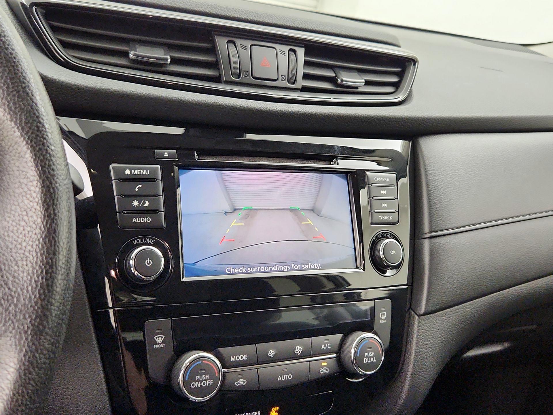 Thumbnail: 2019 Nissan Rogue - 14